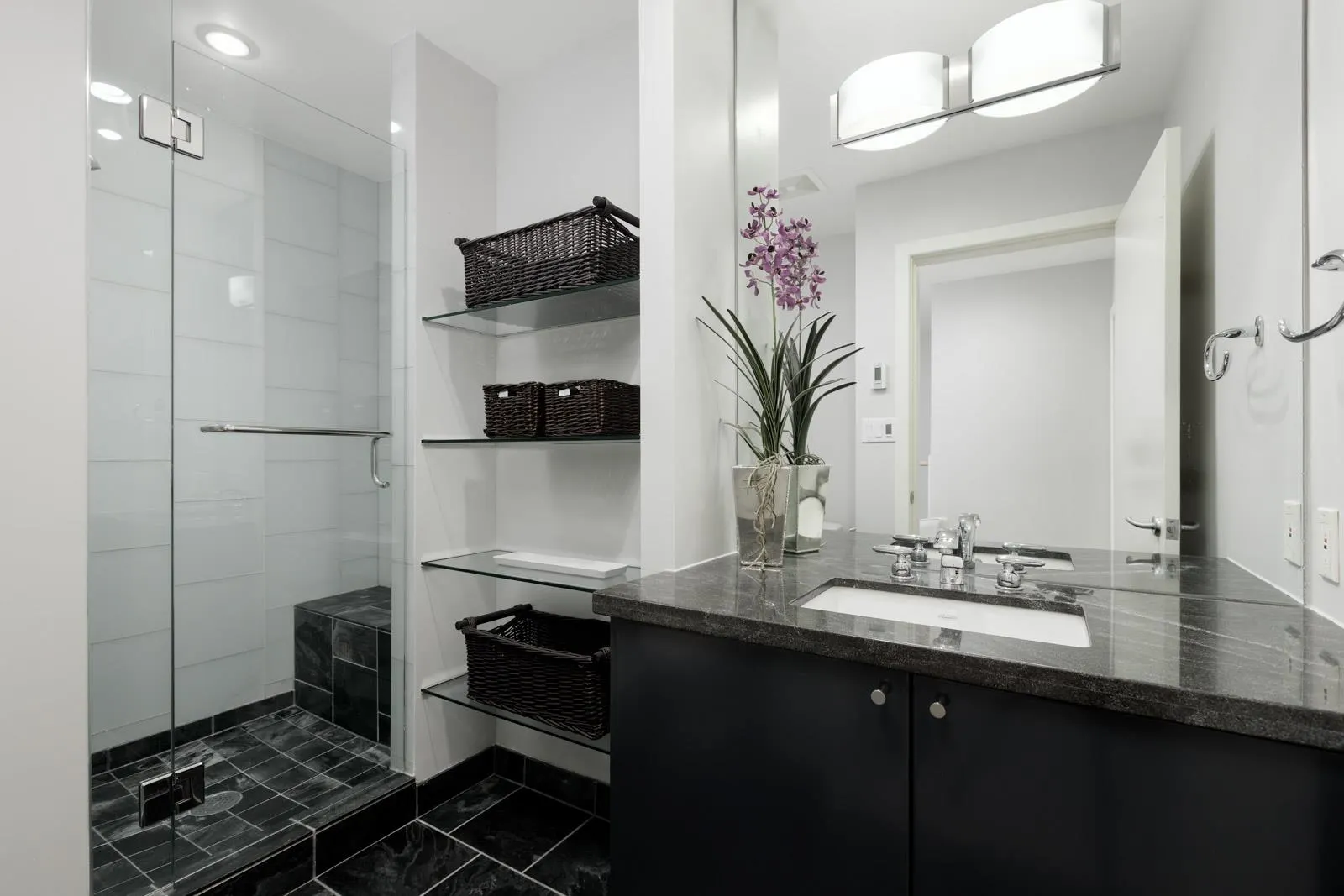 TH24 328 Jervis Mews