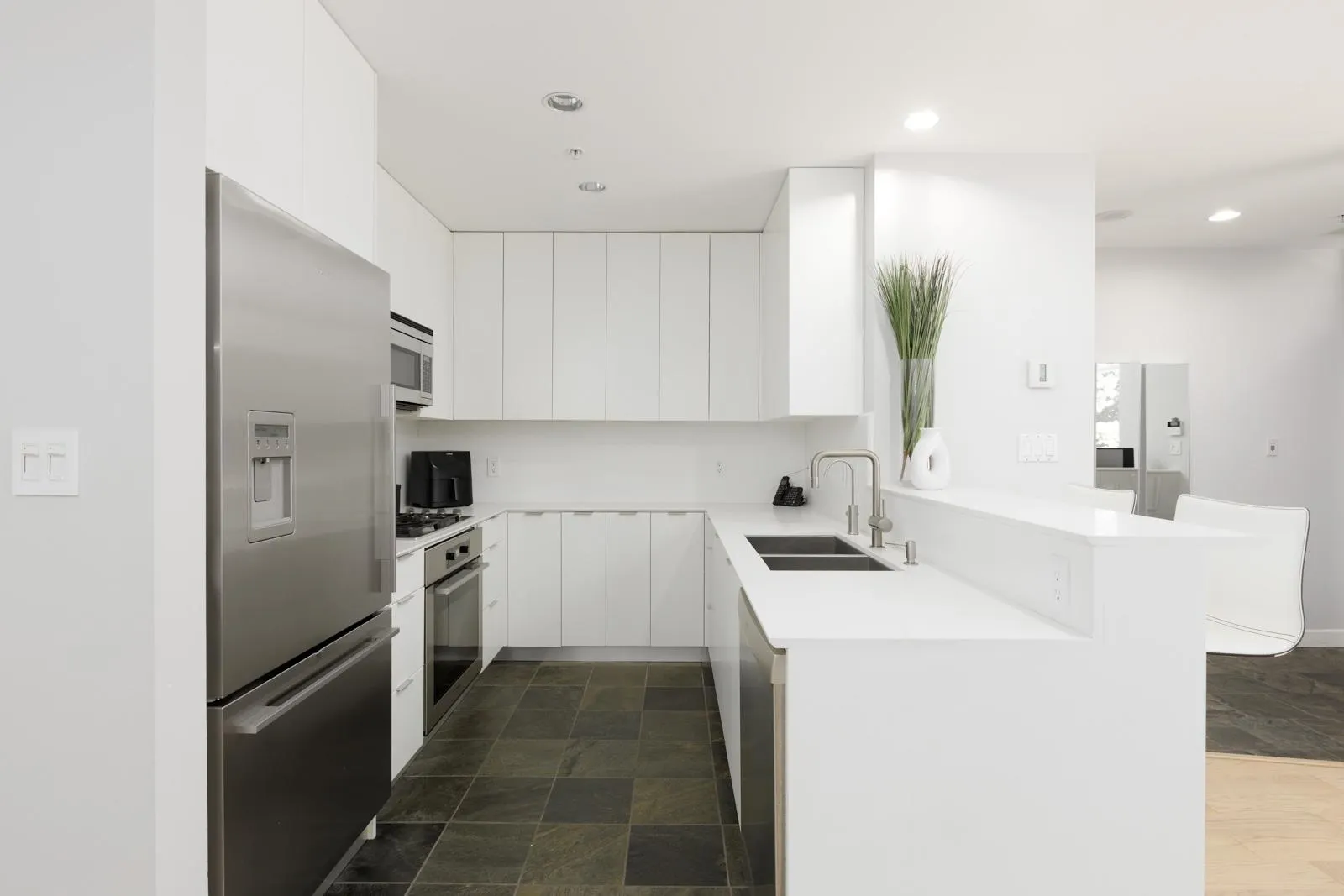TH24 328 Jervis Mews