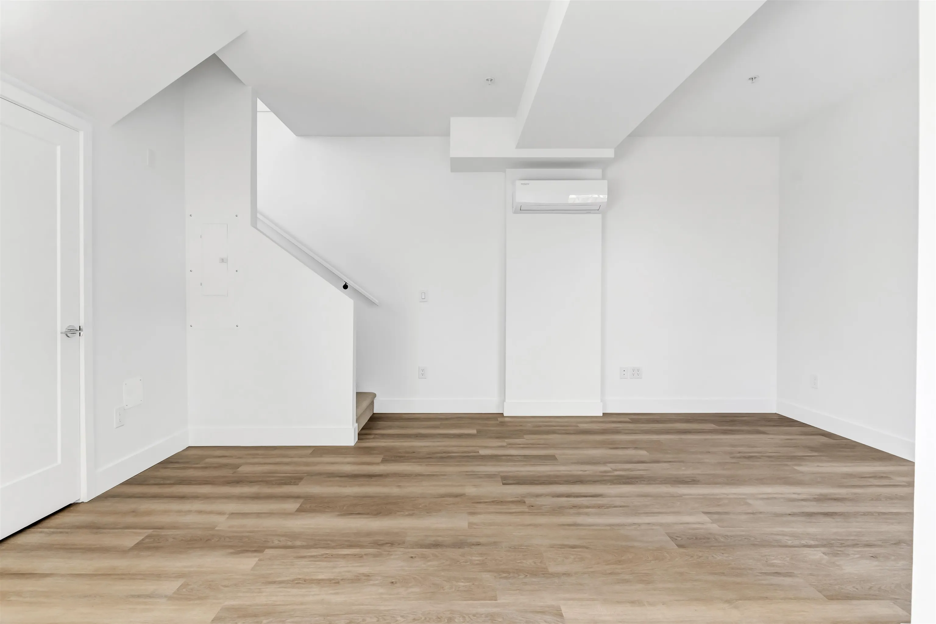 114 1306 Laval Square