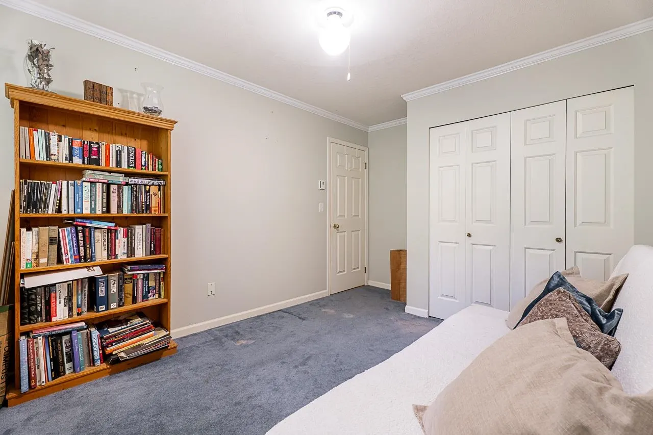 6 33123 George Ferguson Way