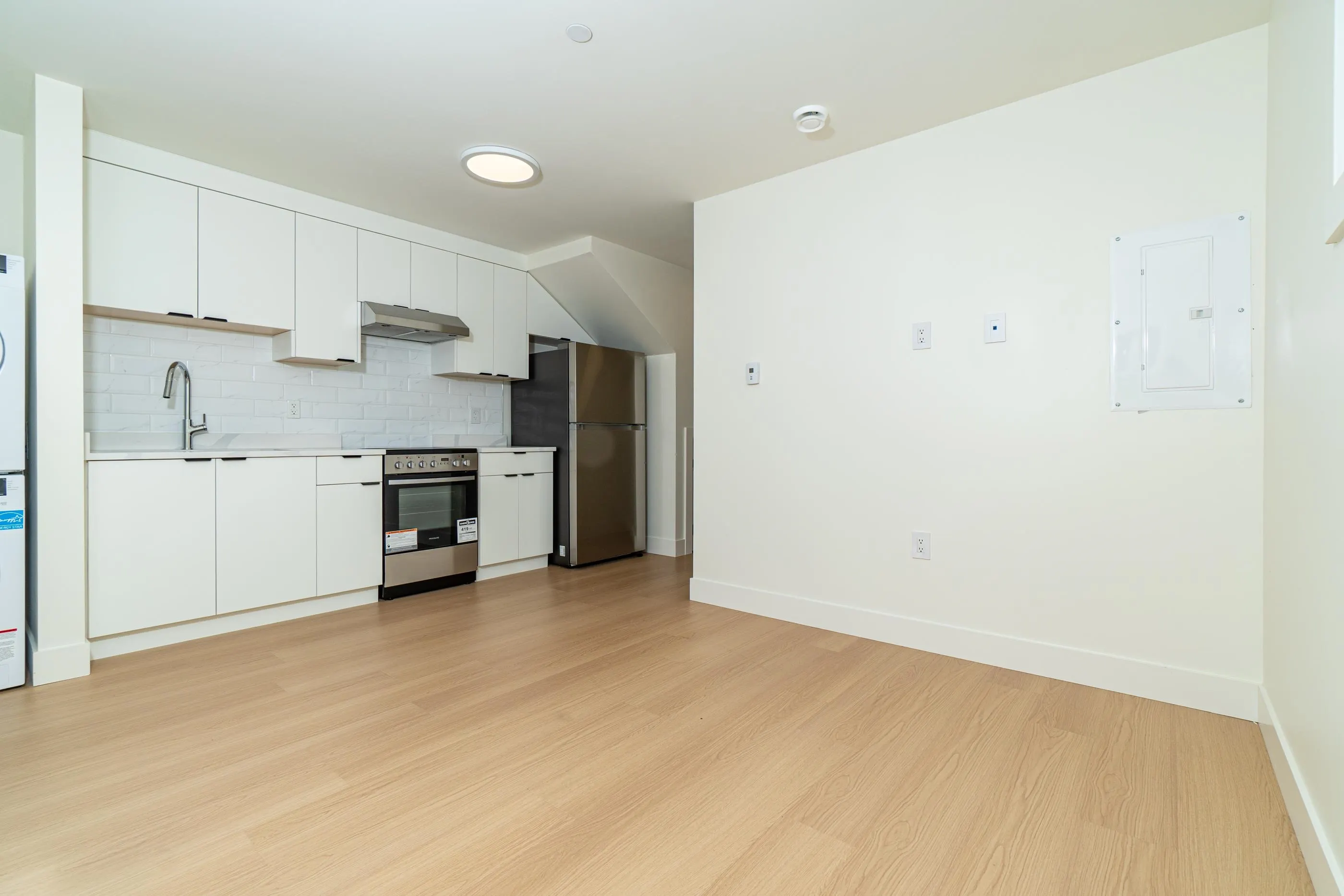 3338 W 14th Avenue