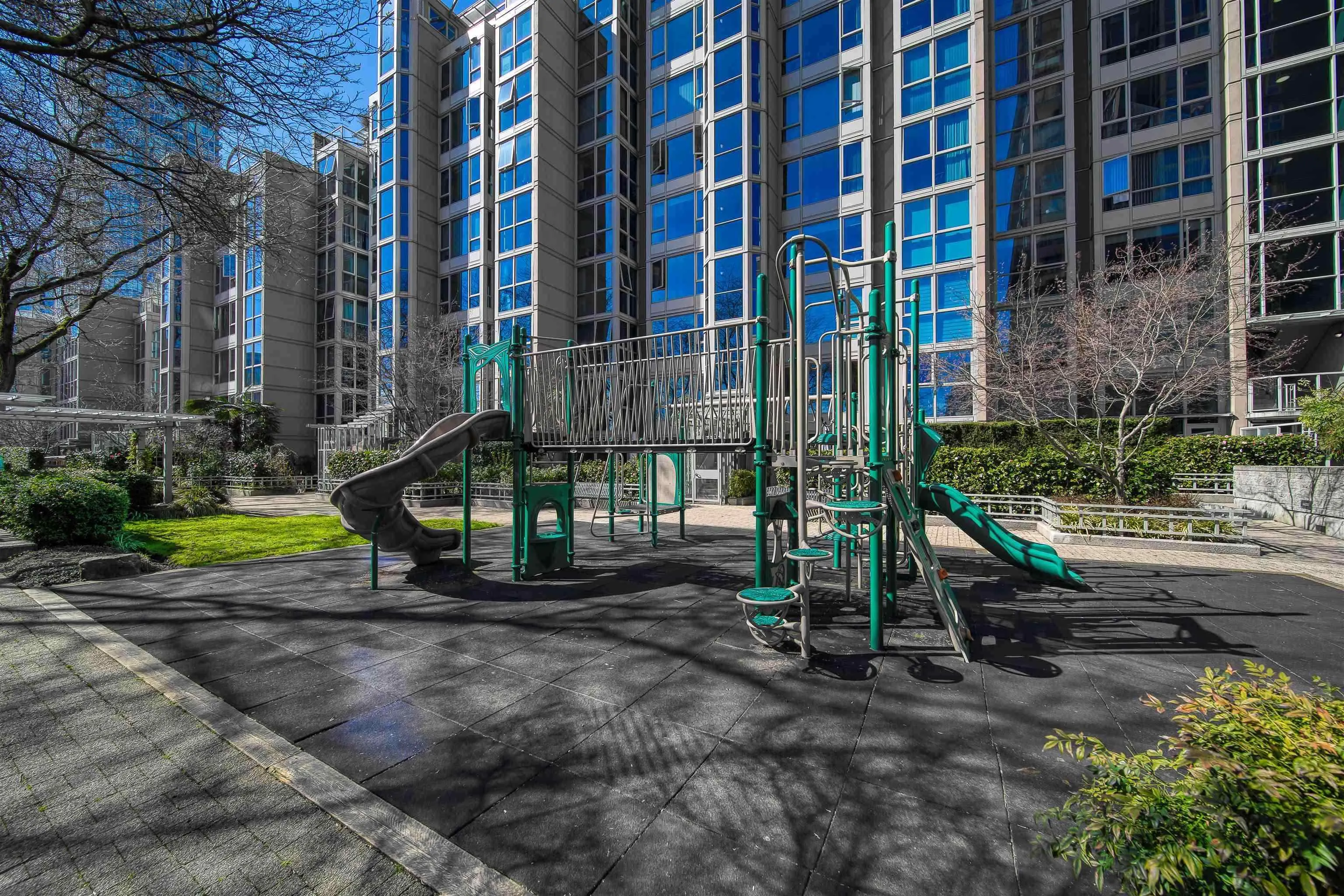 1806 388 Drake Street
