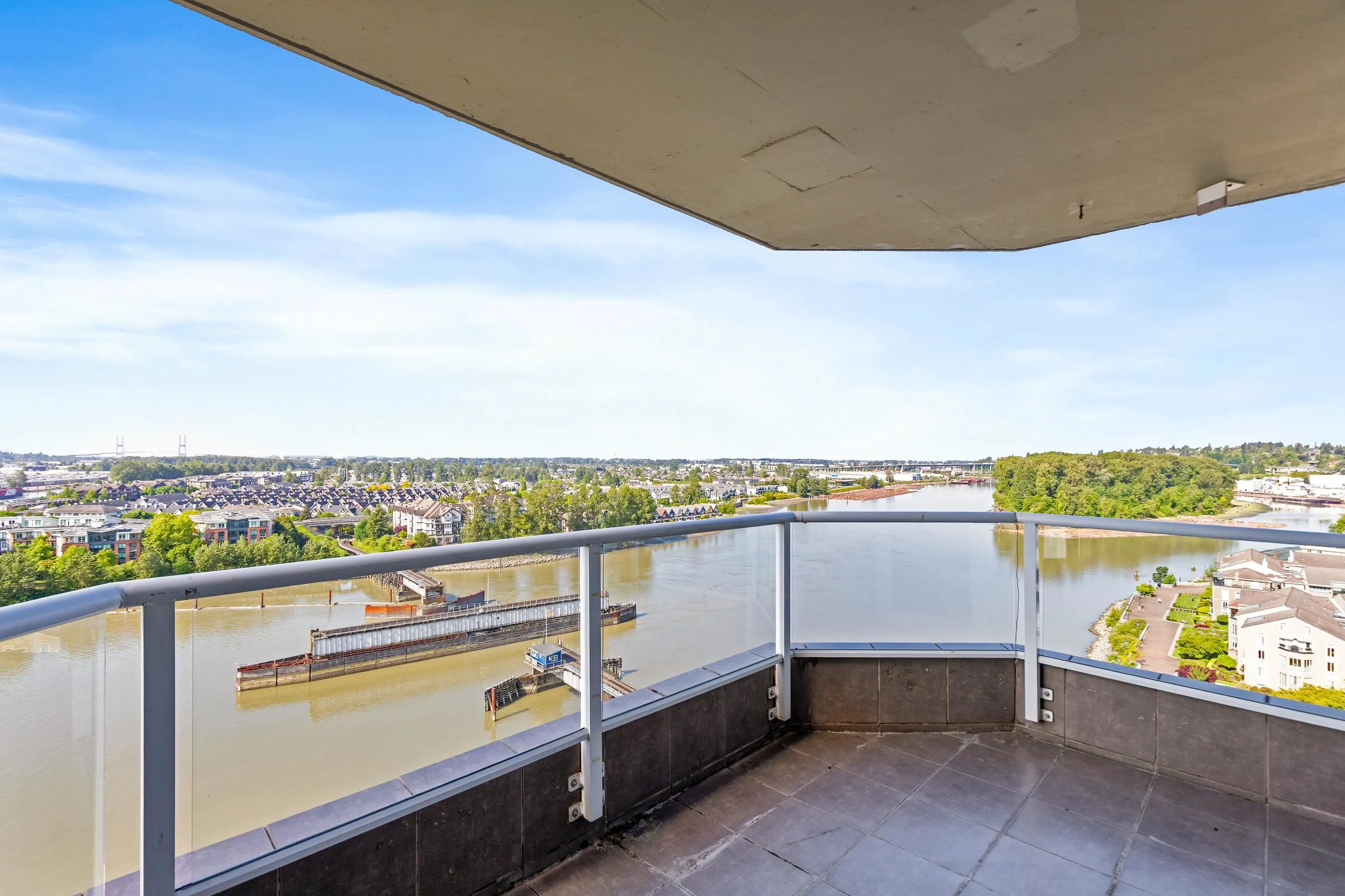 1704 1250 Quayside Drive
