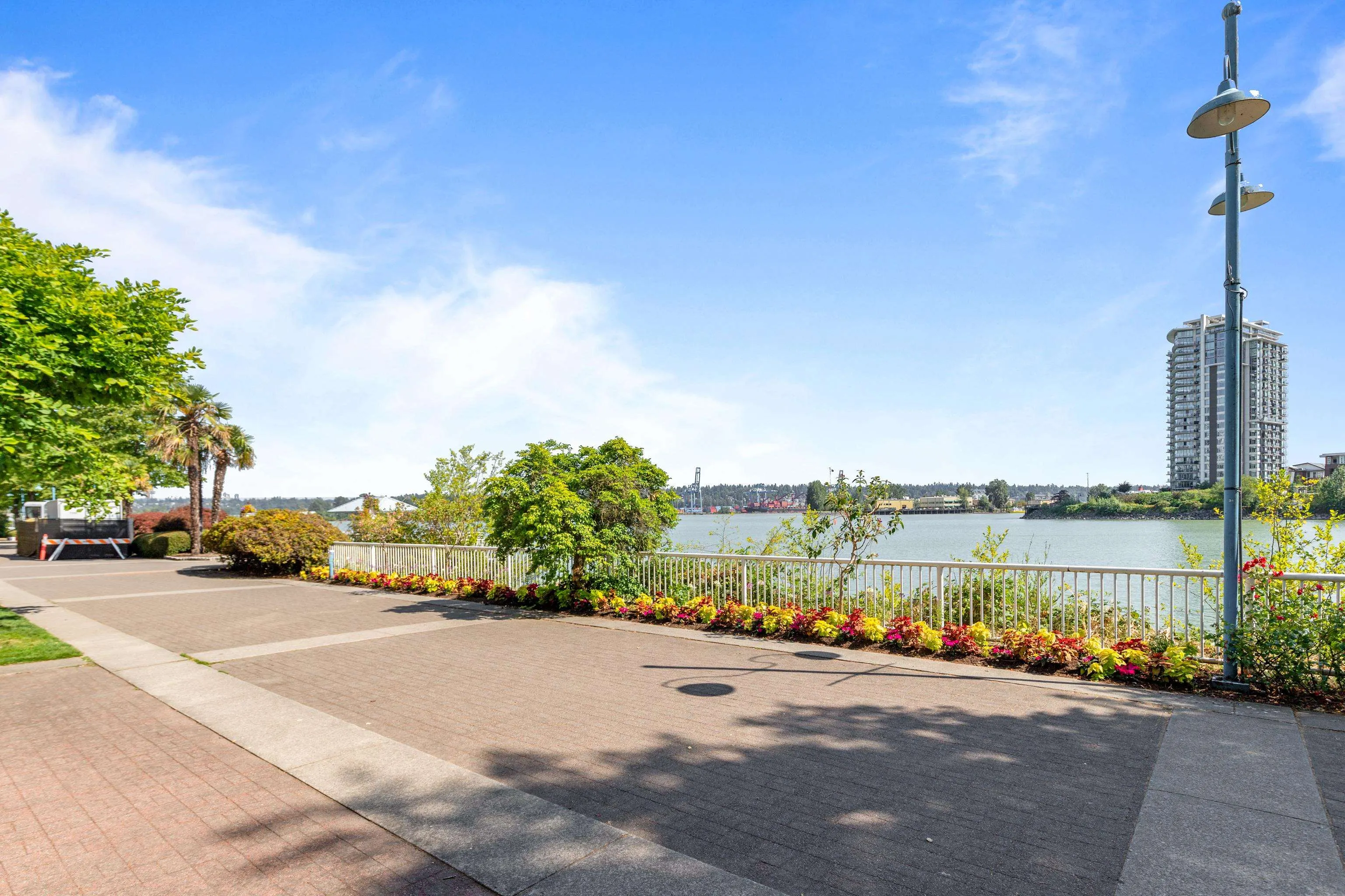 1704 1250 Quayside Drive
