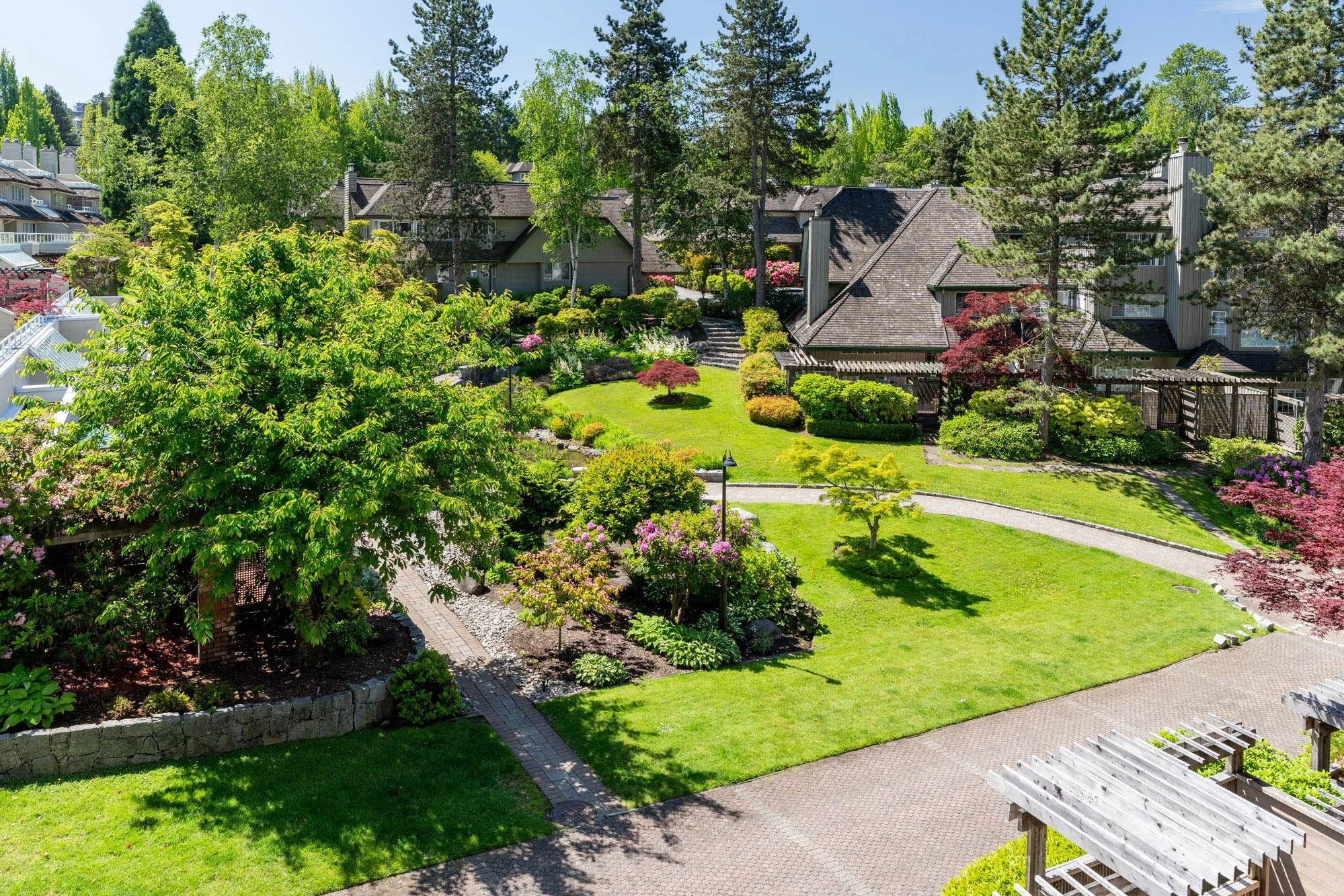 3 3980 Canada Way