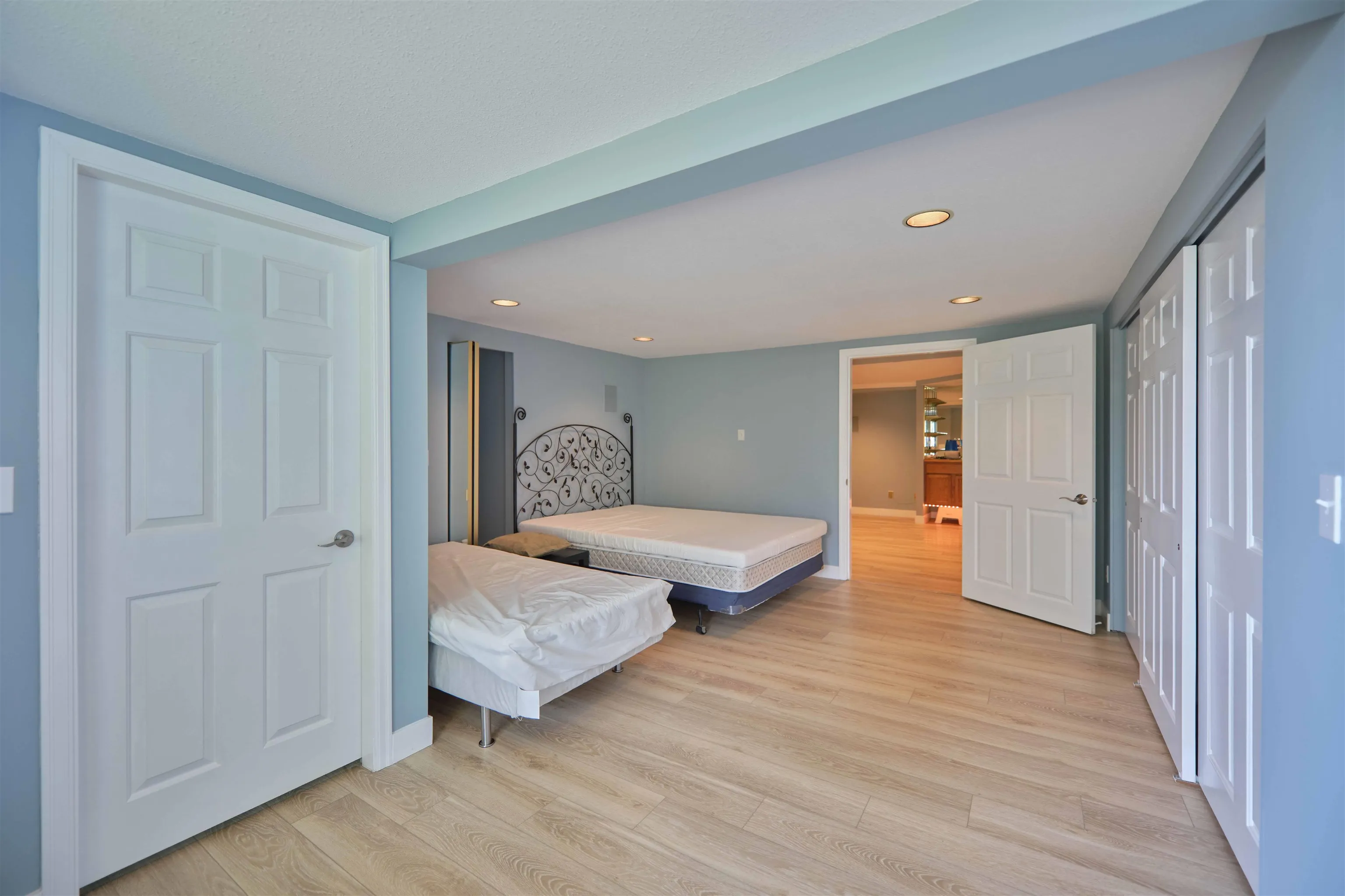 13026 13 Avenue