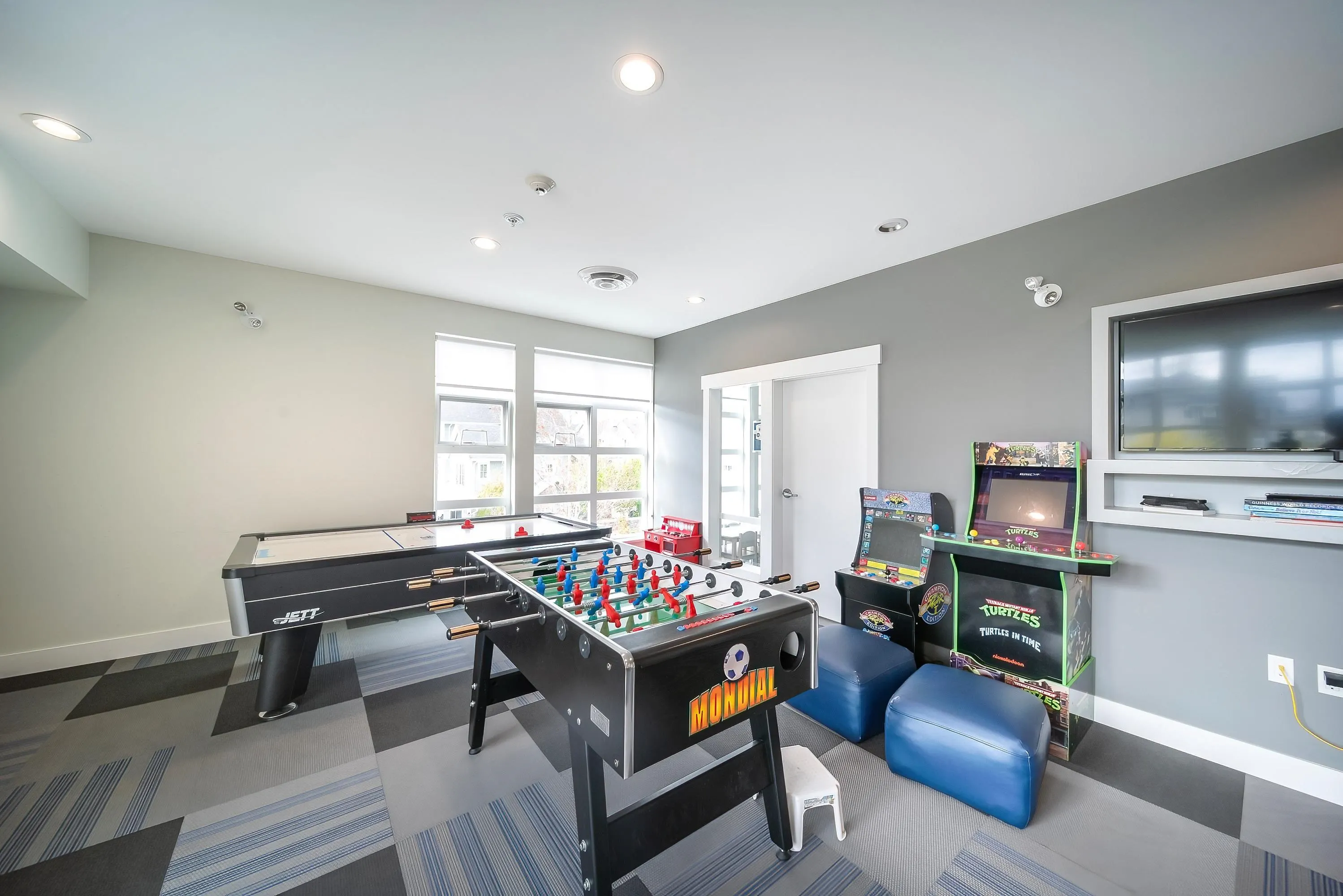 74 5551 Admiral Way
