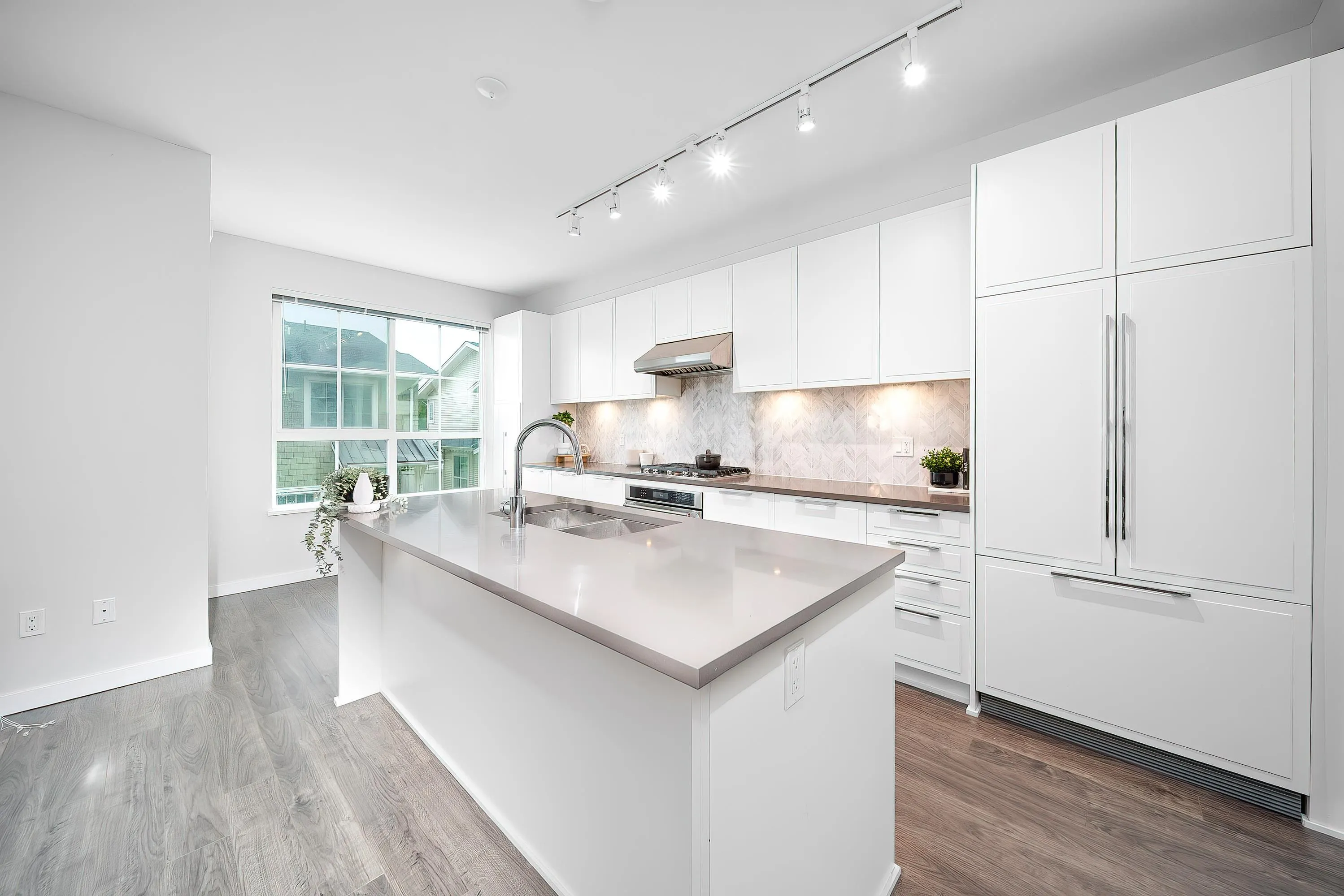 74 5551 Admiral Way