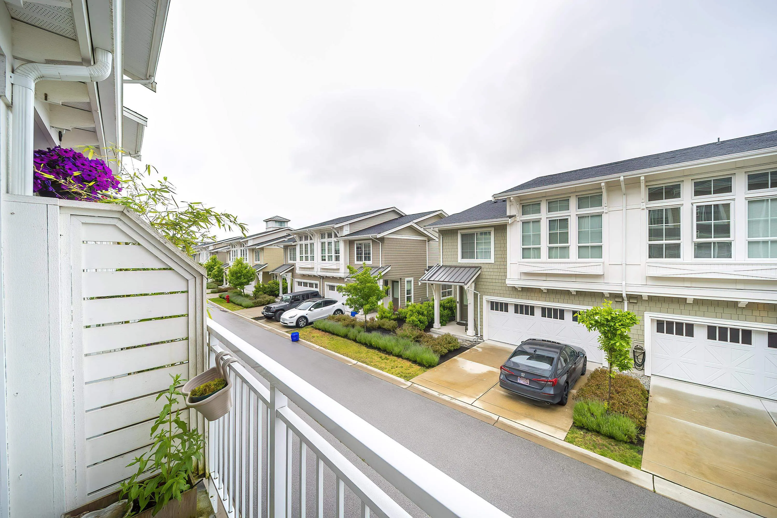 74 5551 Admiral Way