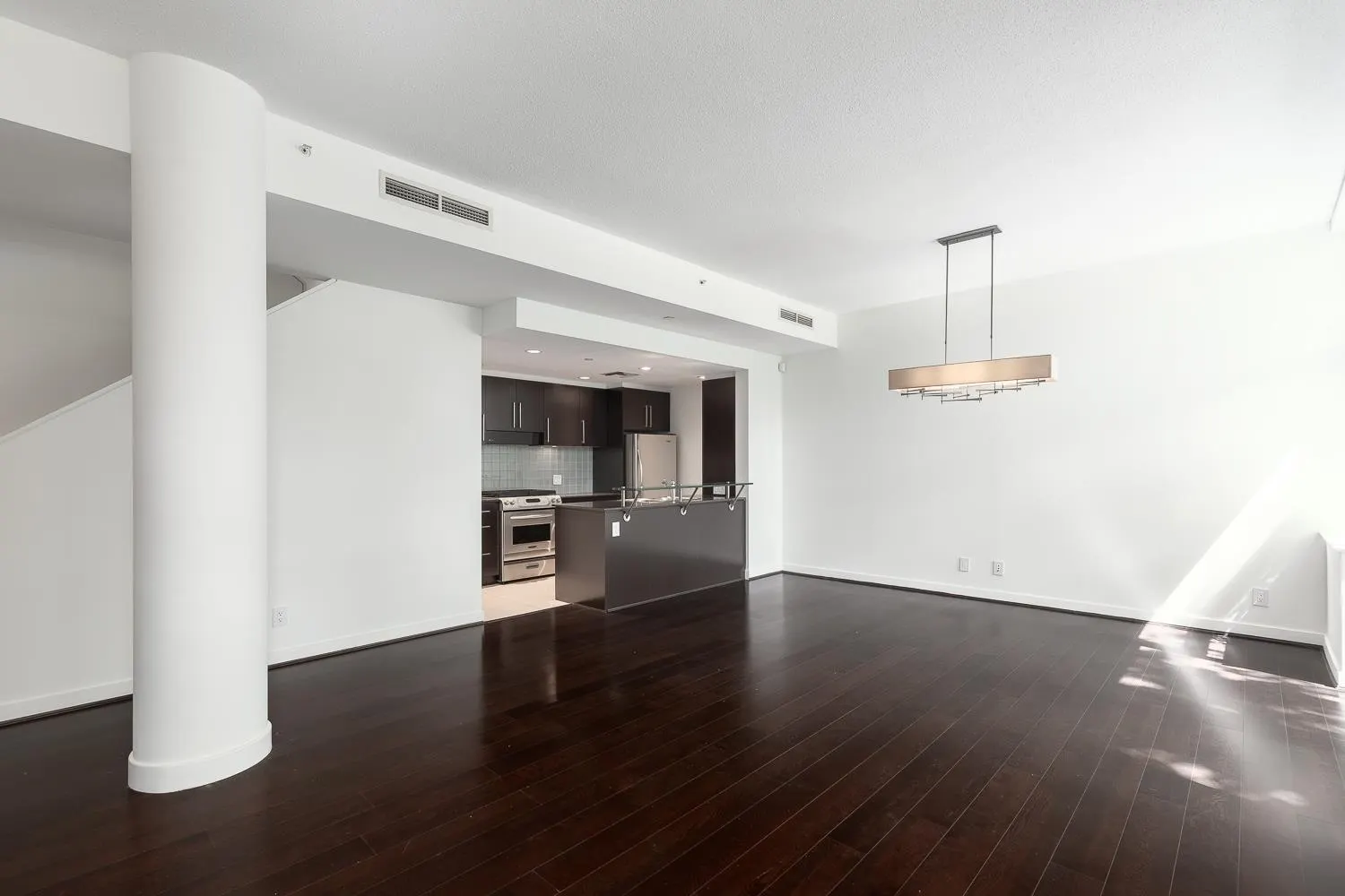 105 638 Beach Crescent