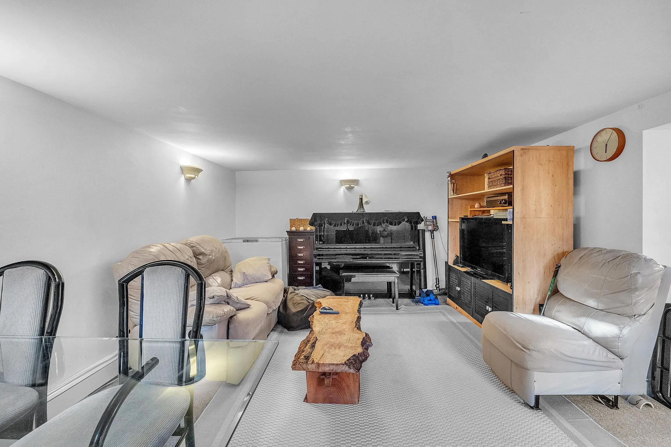 275 W King Edward Avenue