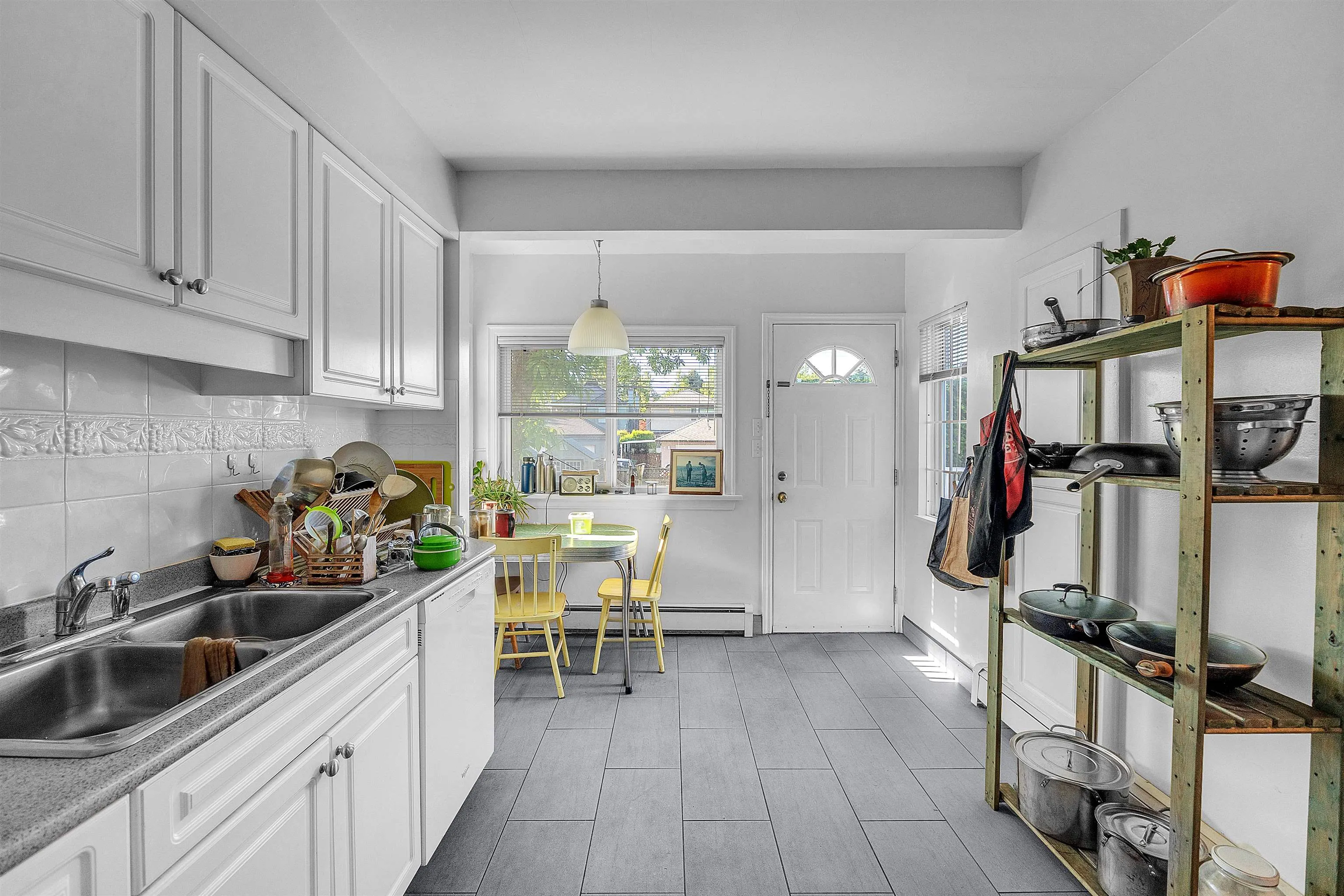 275 W King Edward Avenue