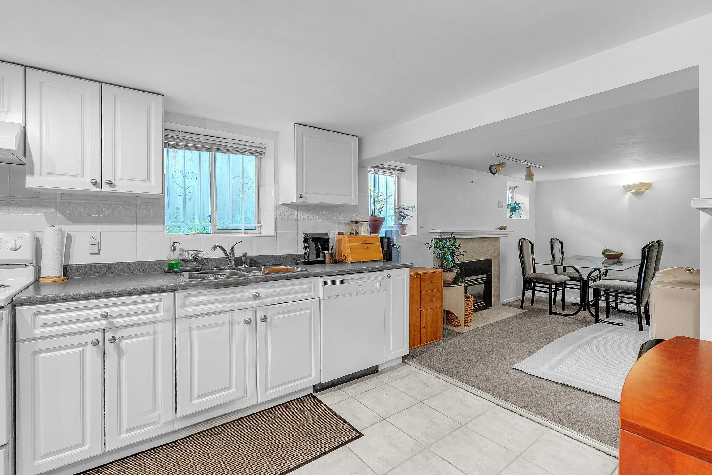 275 W King Edward Avenue