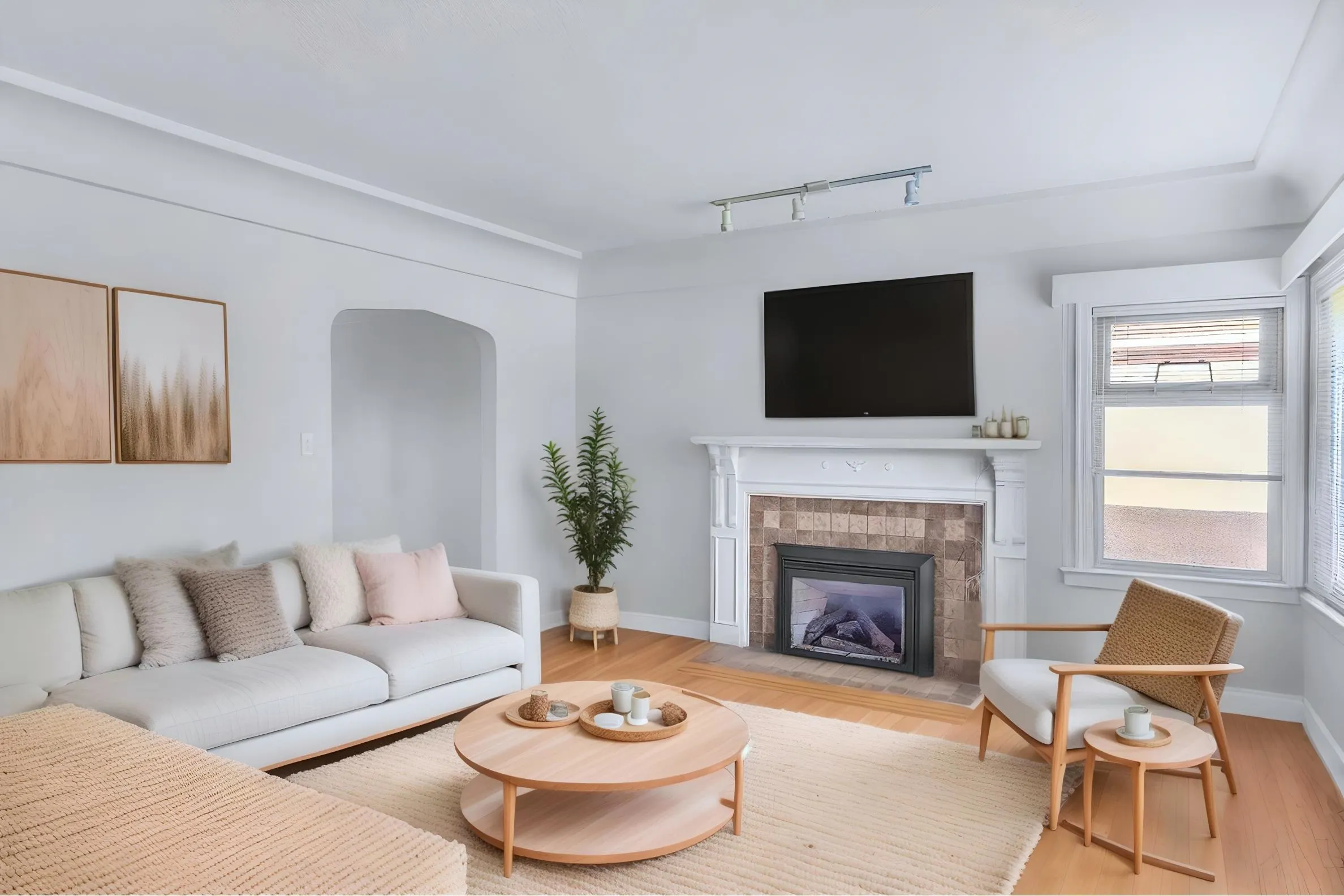 275 W King Edward Avenue