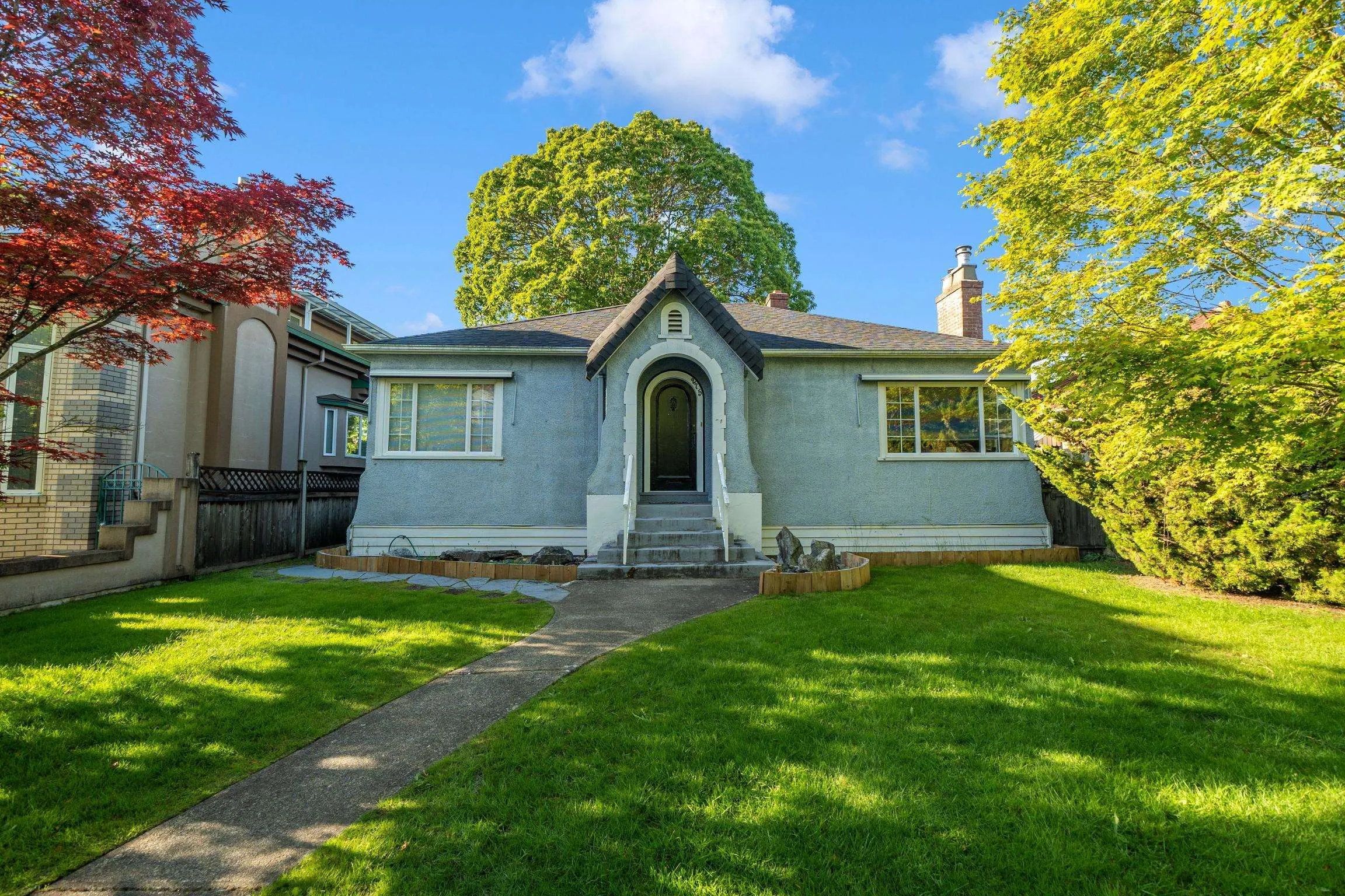 275 W King Edward Avenue