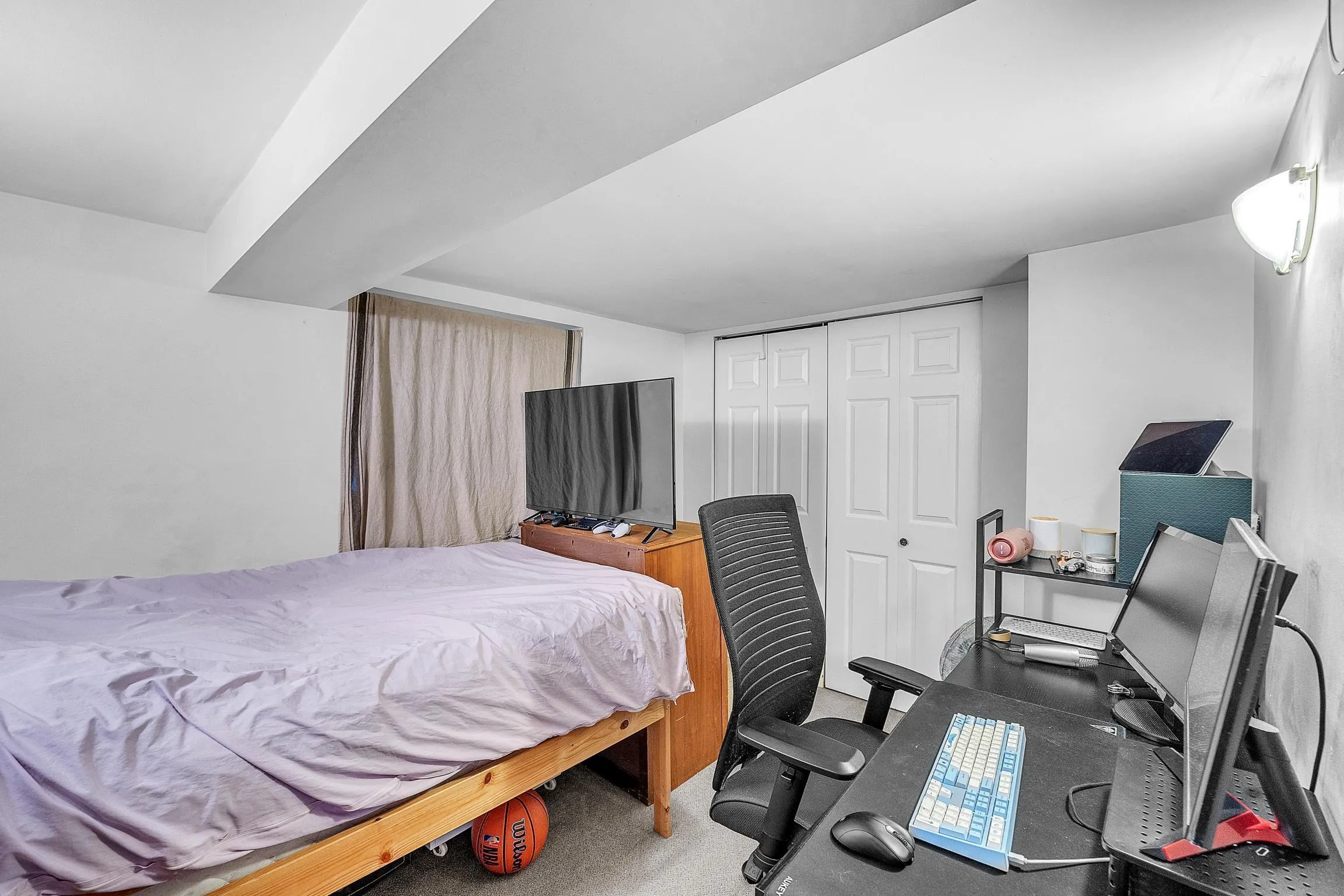 275 W King Edward Avenue