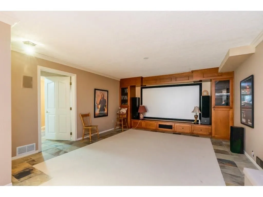 F 2904 Glencoe Place