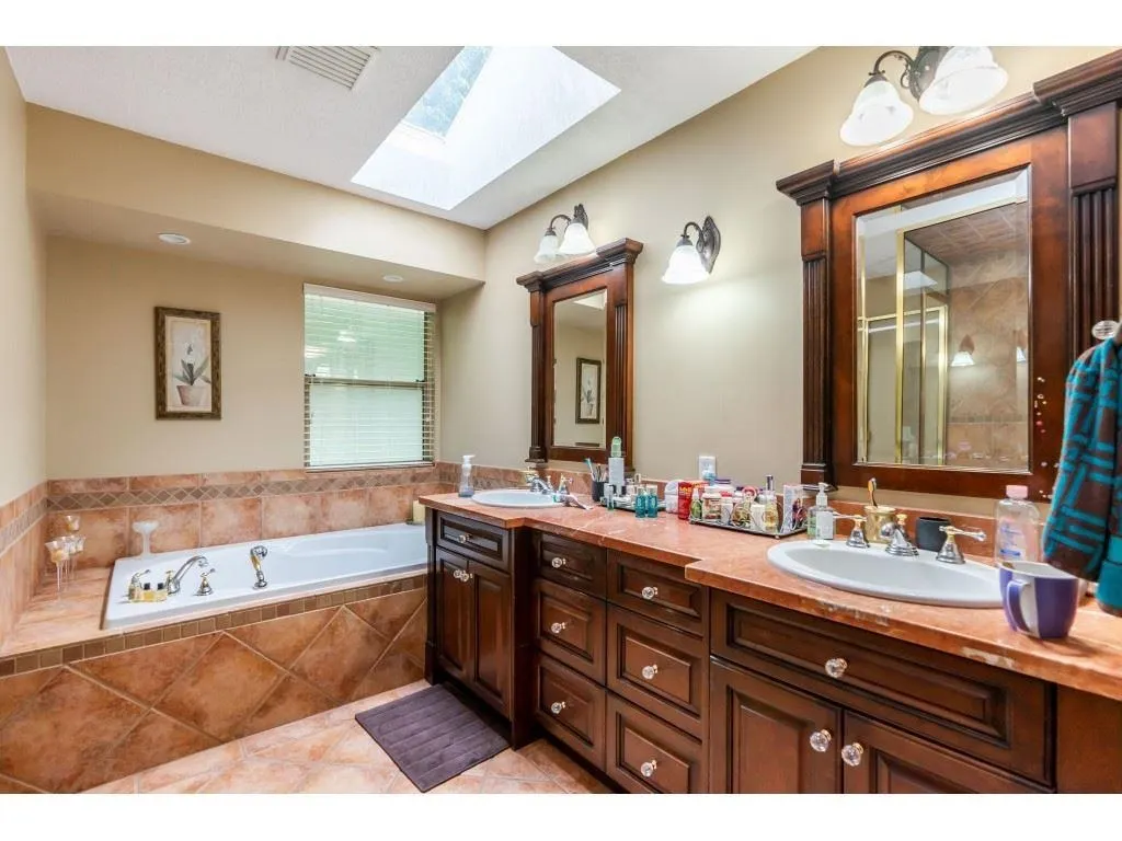 F 2904 Glencoe Place