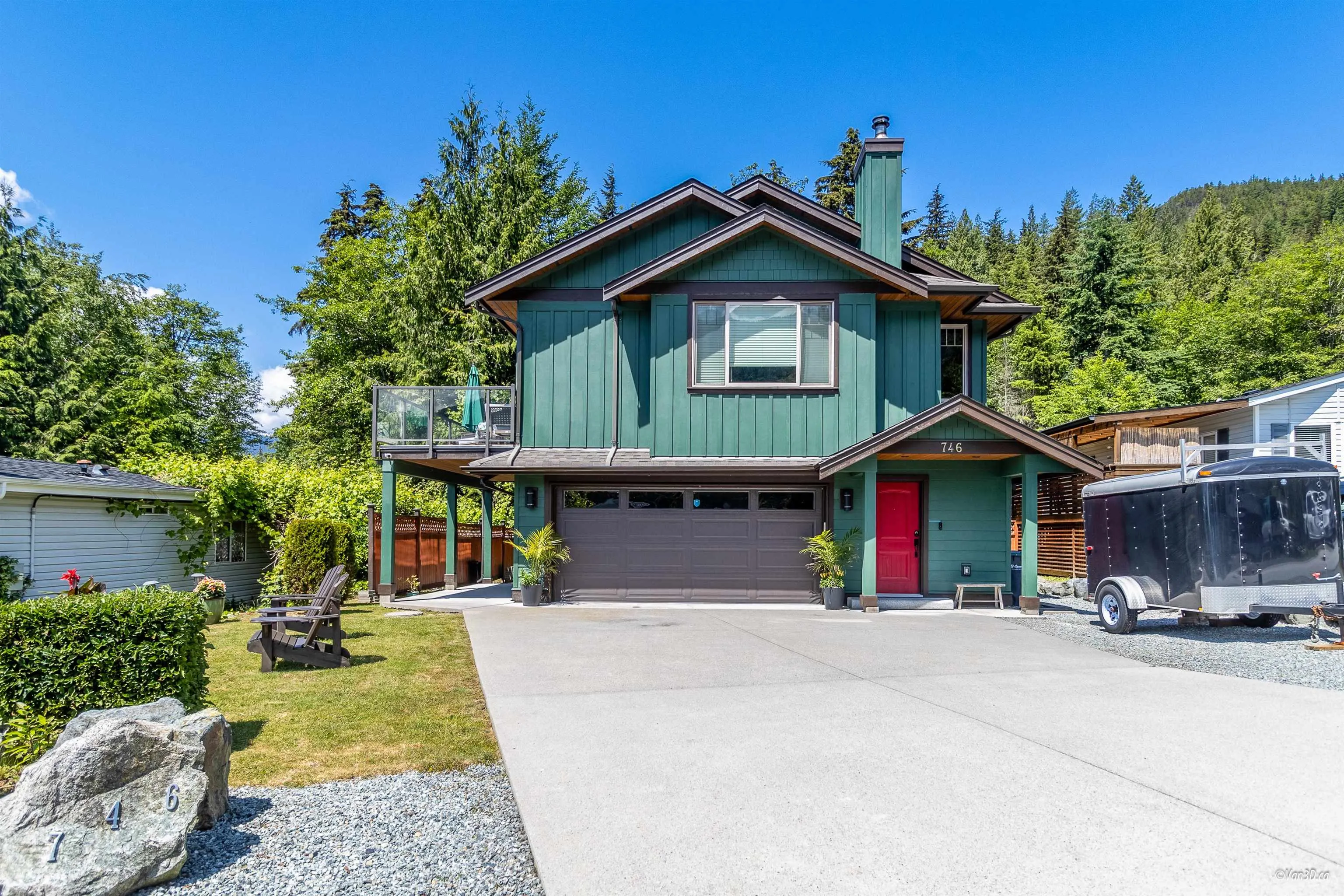 746 Upper Crescent
