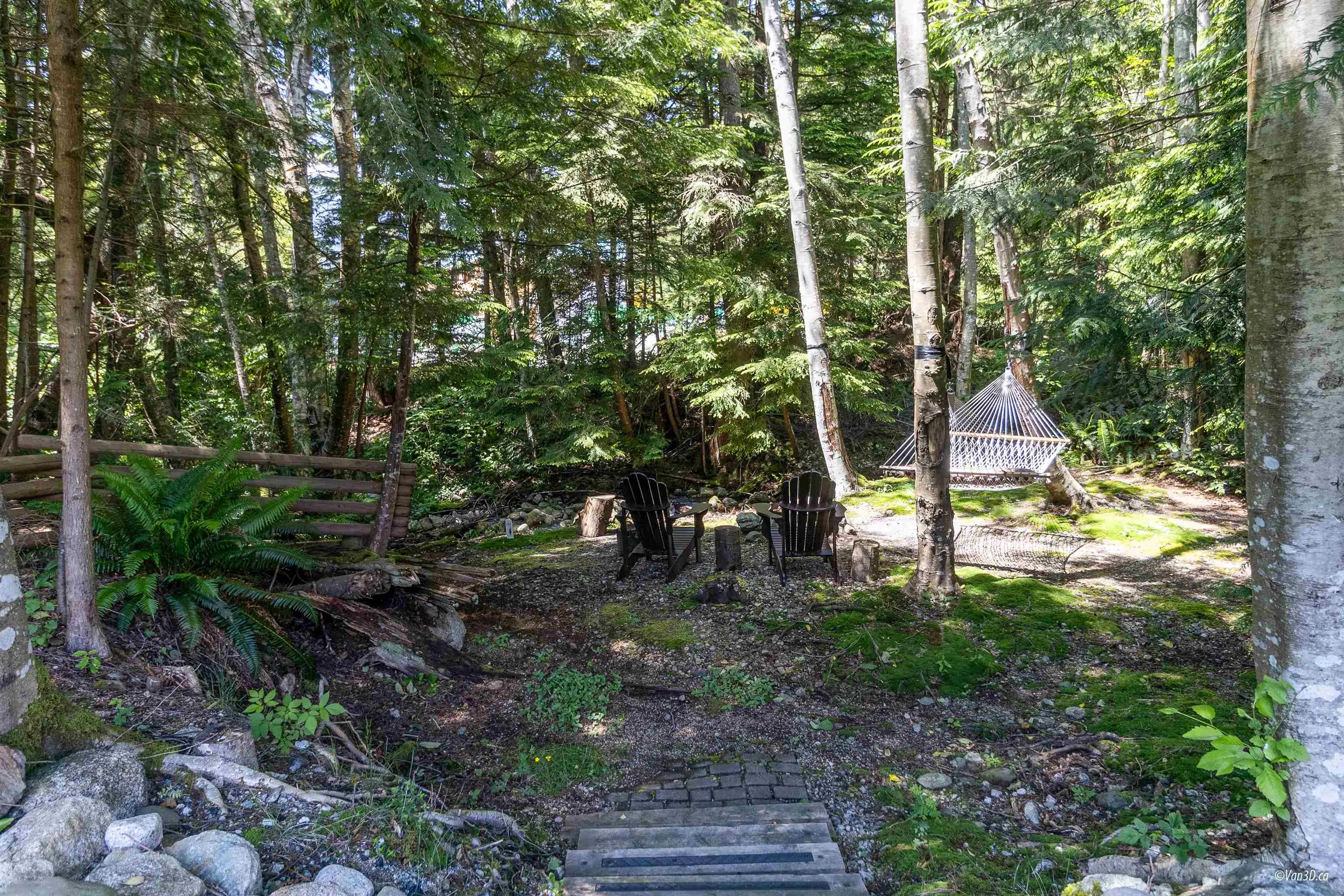 746 Upper Crescent