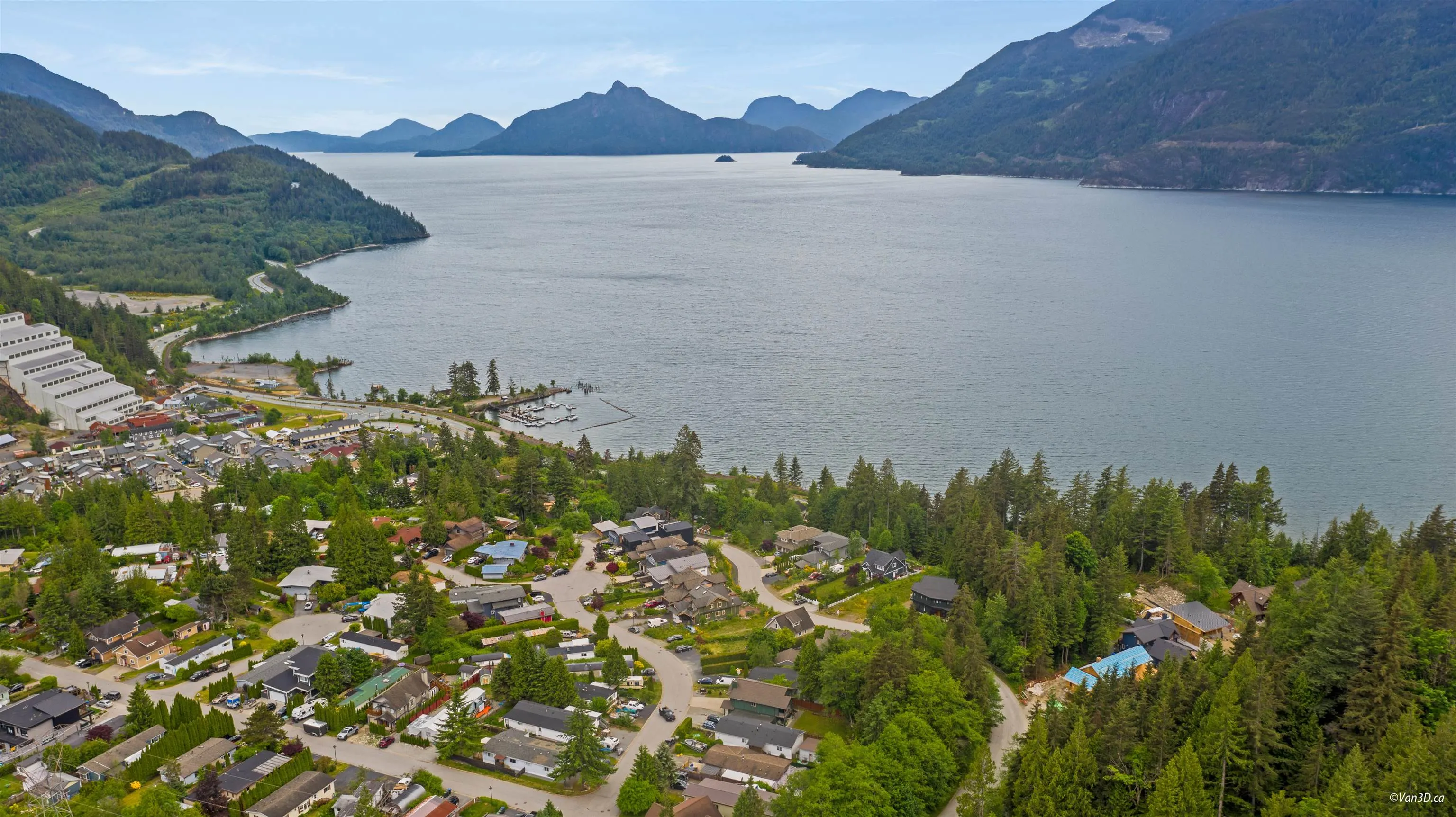 746 Upper Crescent