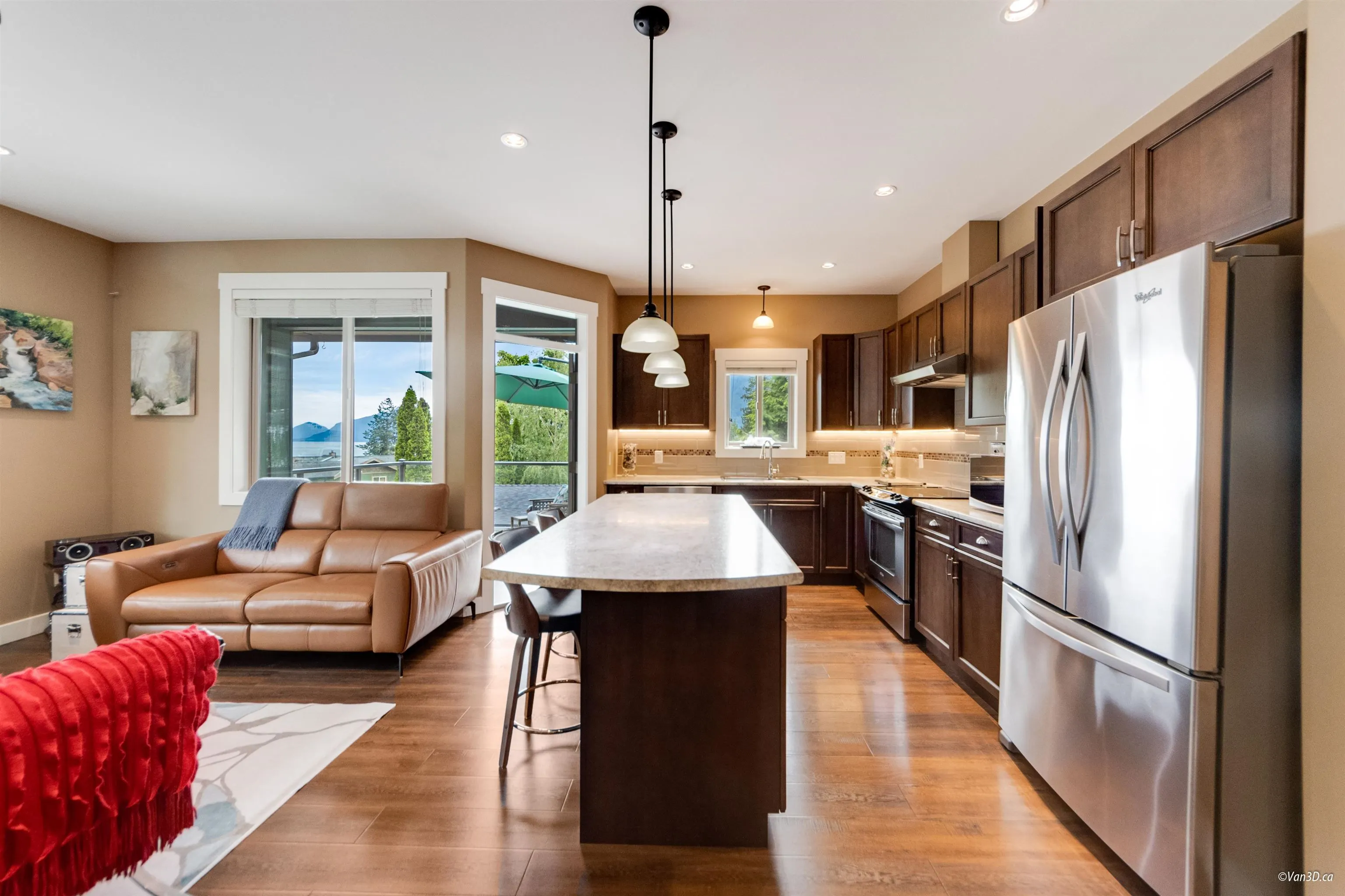 746 Upper Crescent
