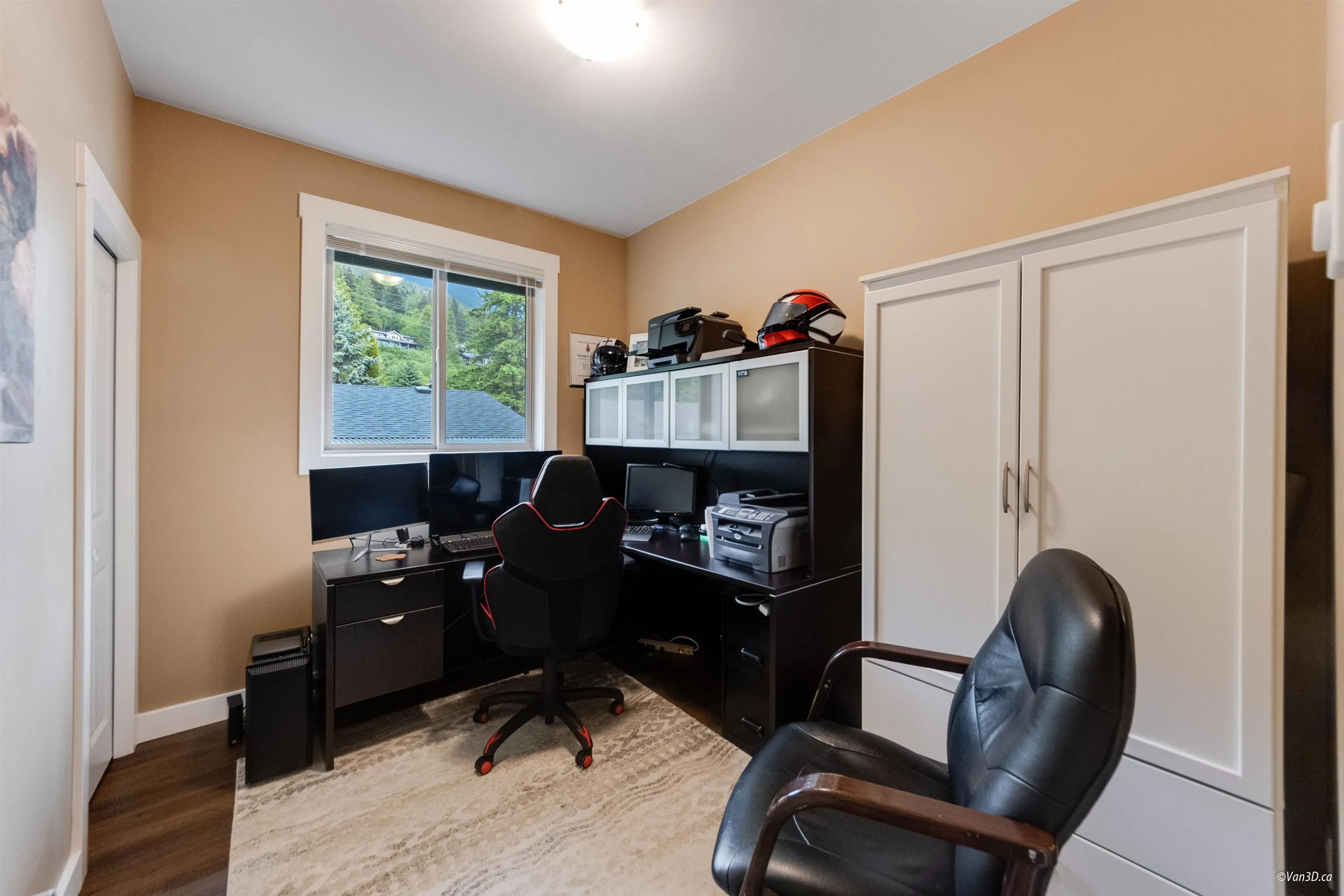 746 Upper Crescent