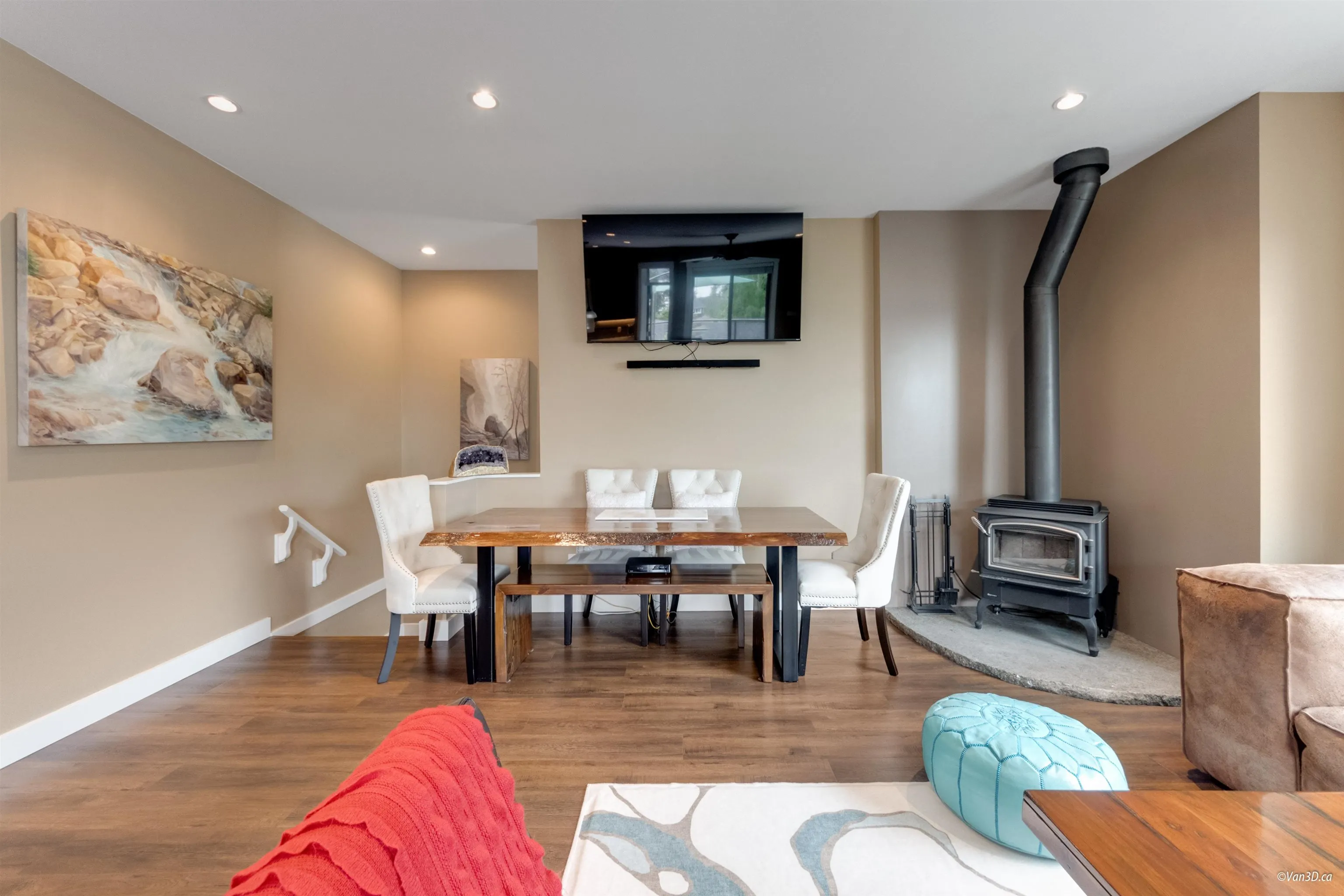 746 Upper Crescent