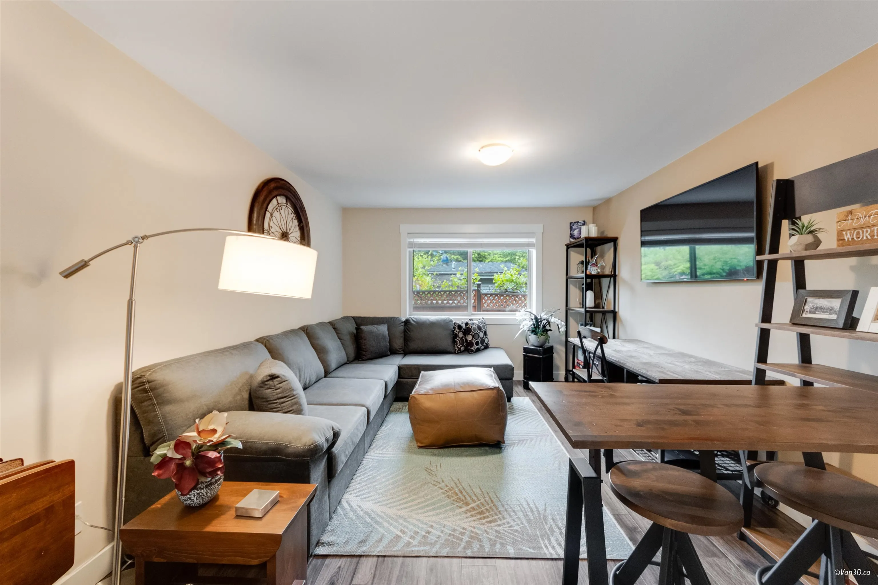 746 Upper Crescent