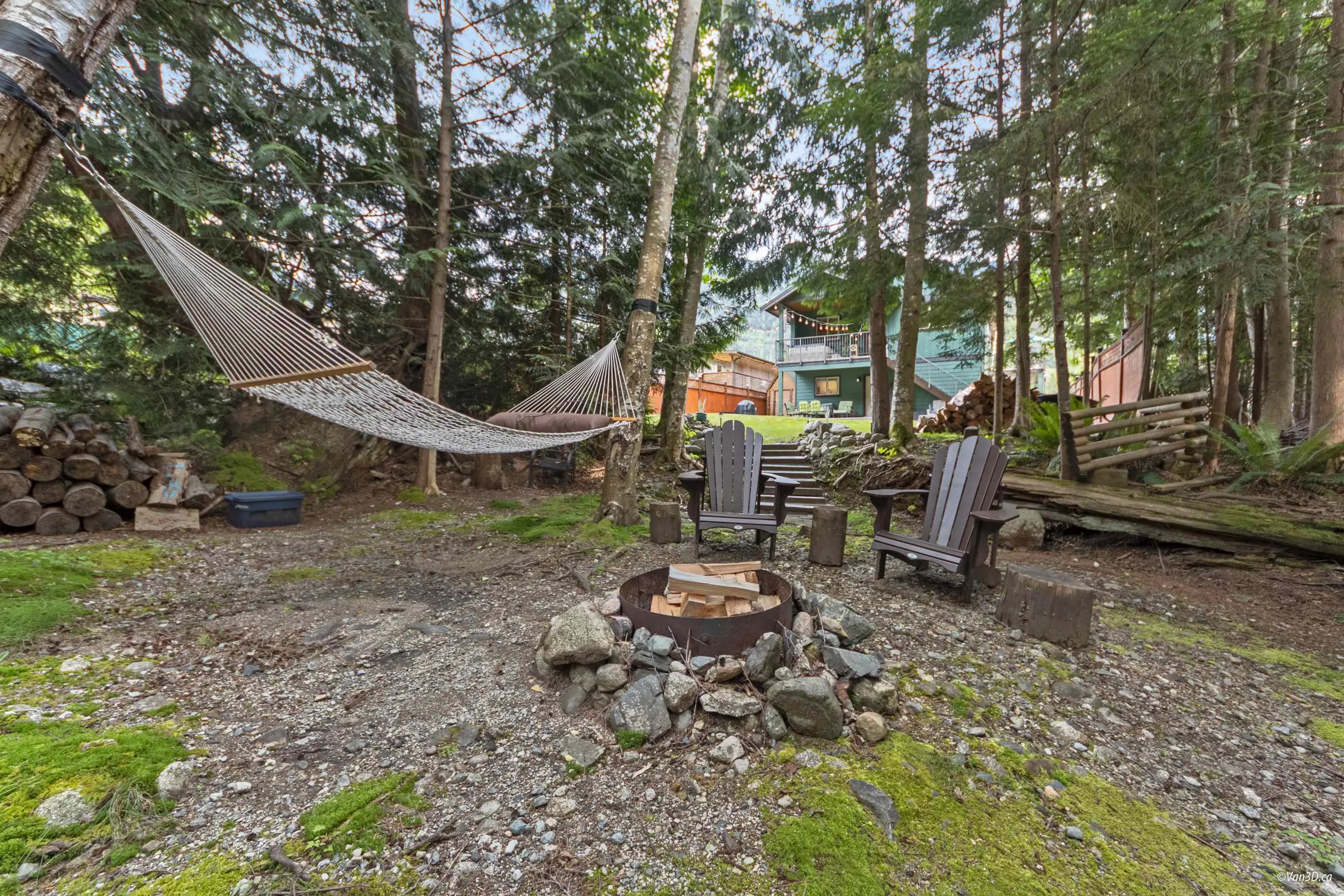 746 Upper Crescent