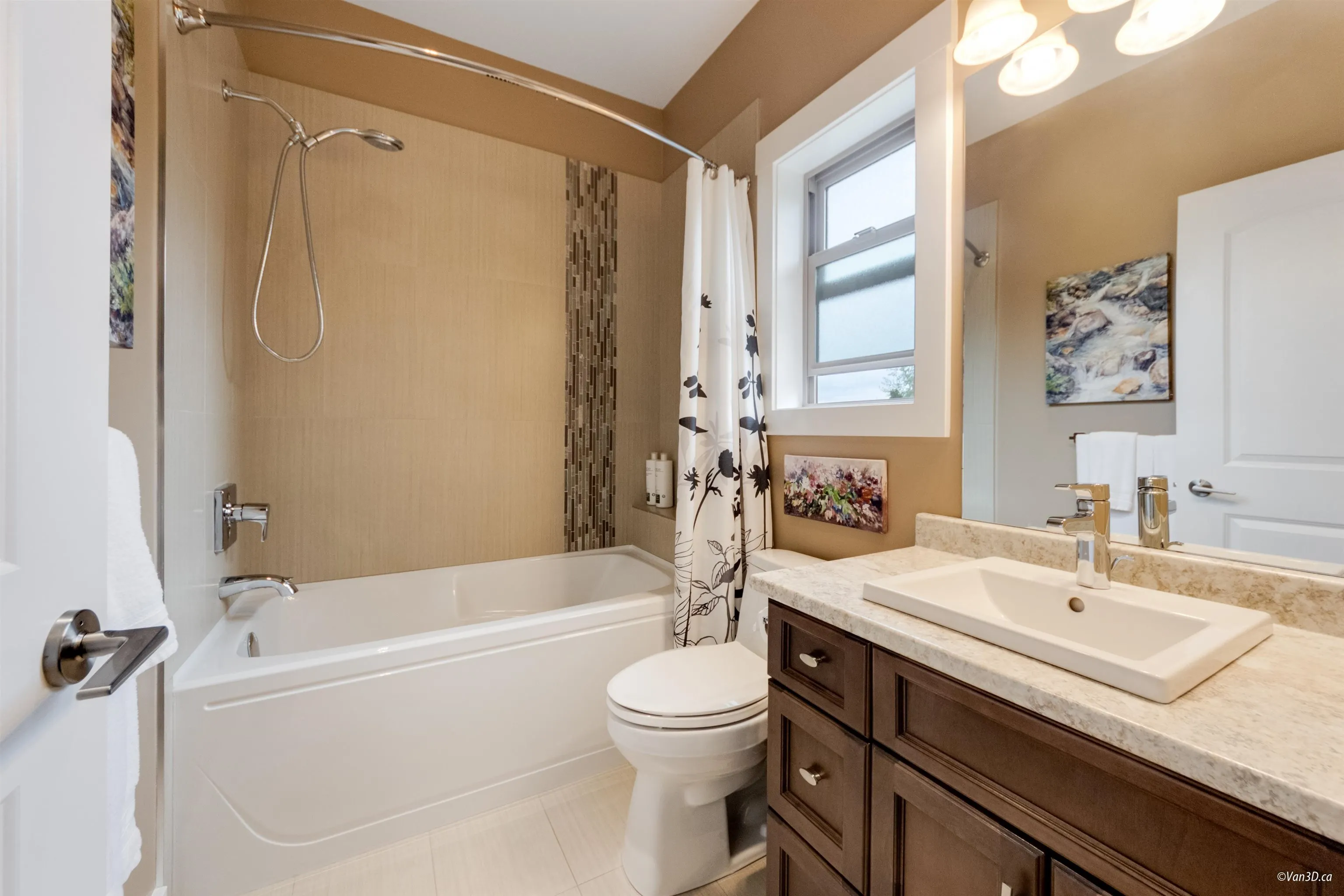 746 Upper Crescent