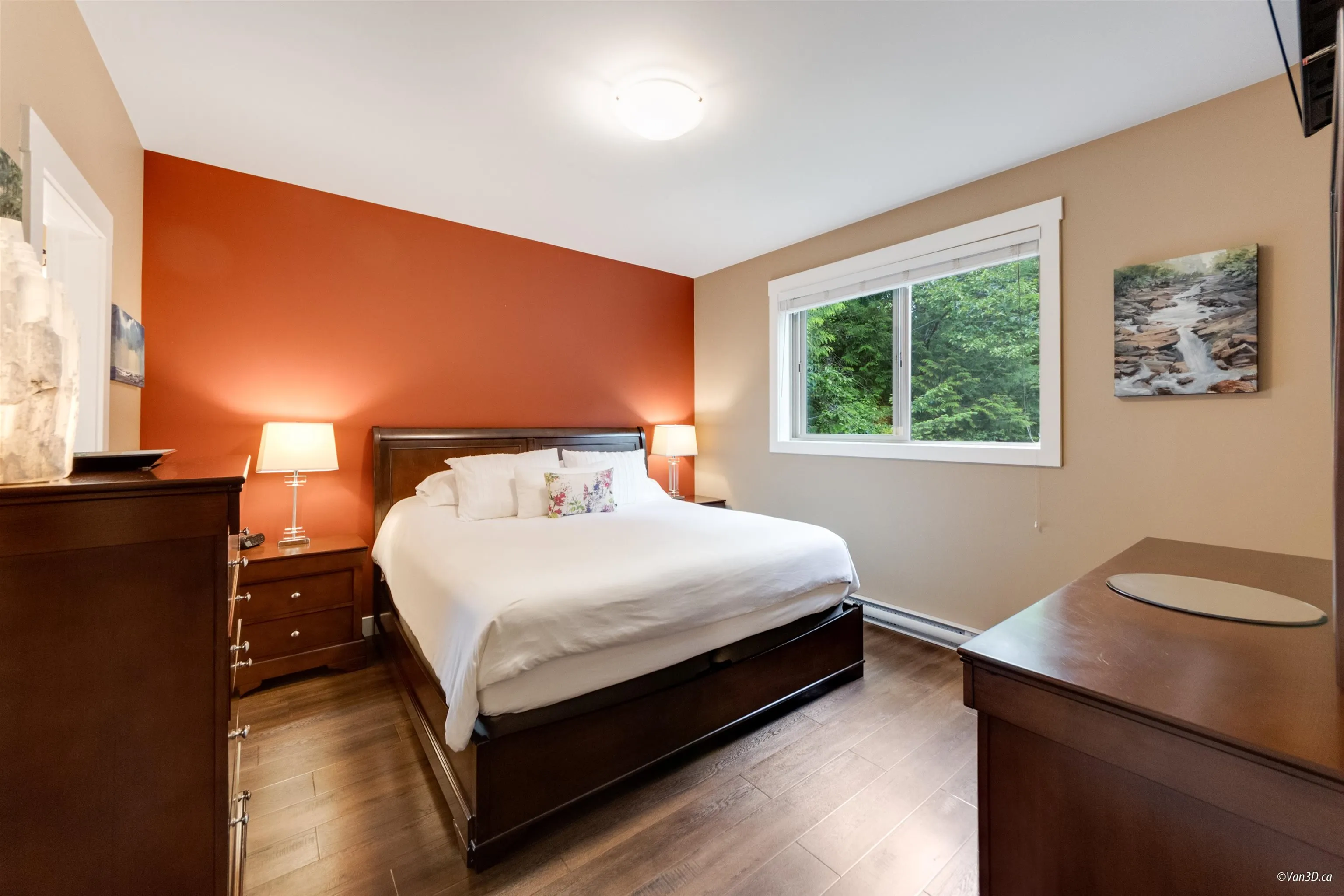 746 Upper Crescent