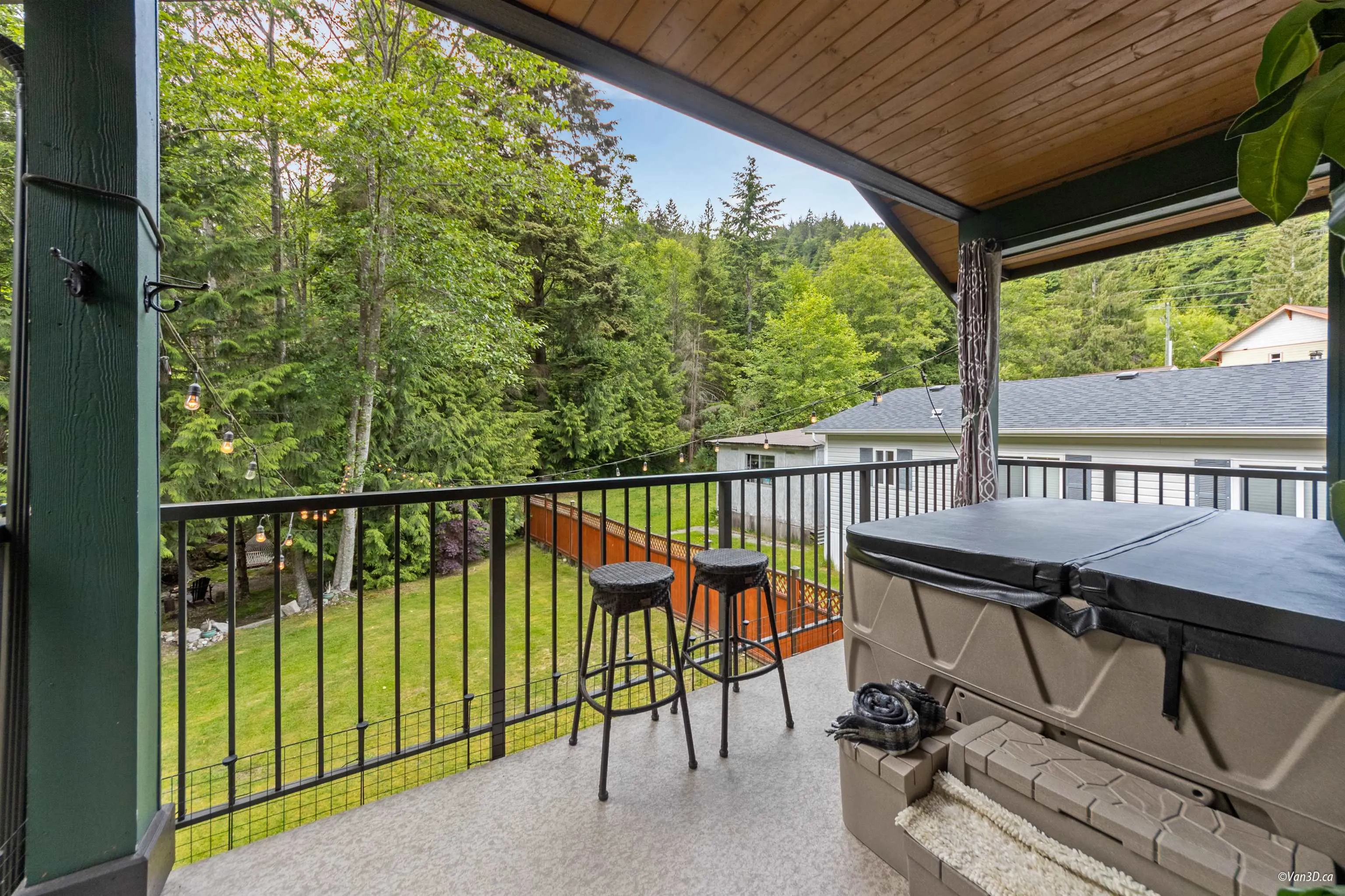 746 Upper Crescent
