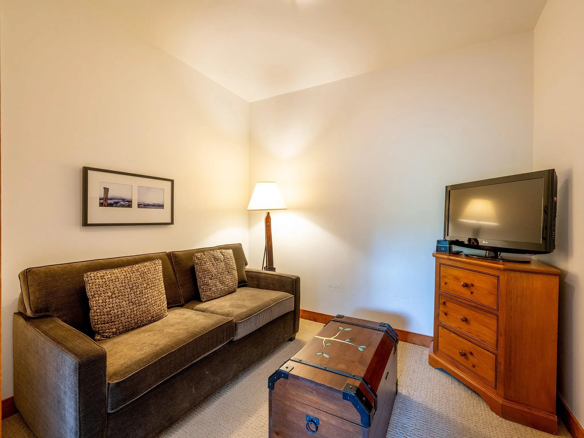303 2202 Gondola Way