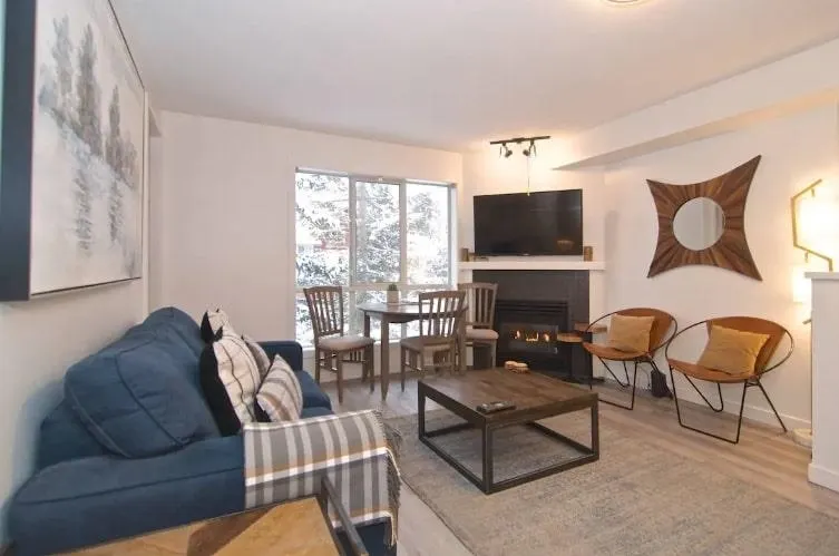 34/34A 4388 Northlands Boulevard