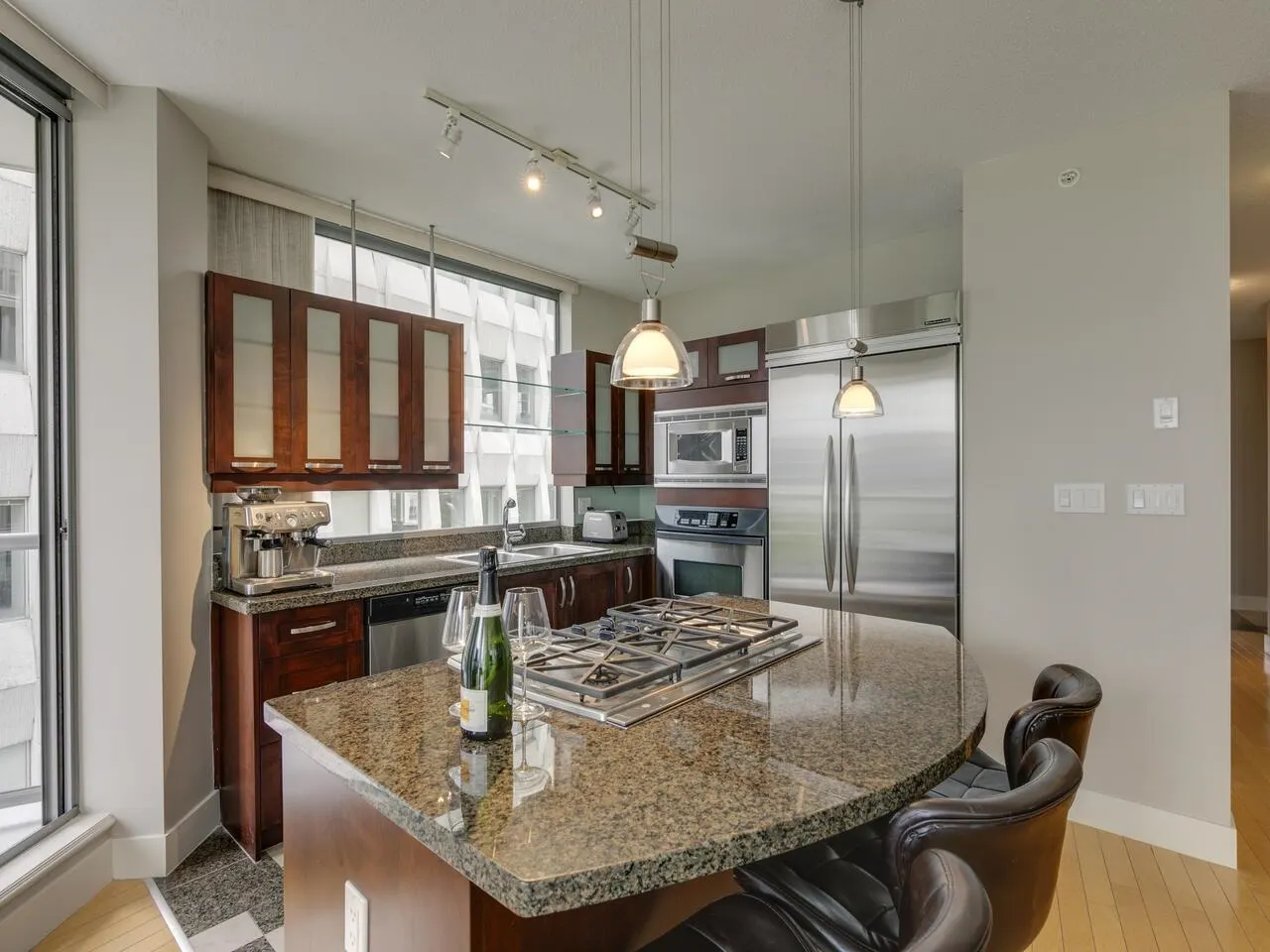 601 1228 W Hastings Street