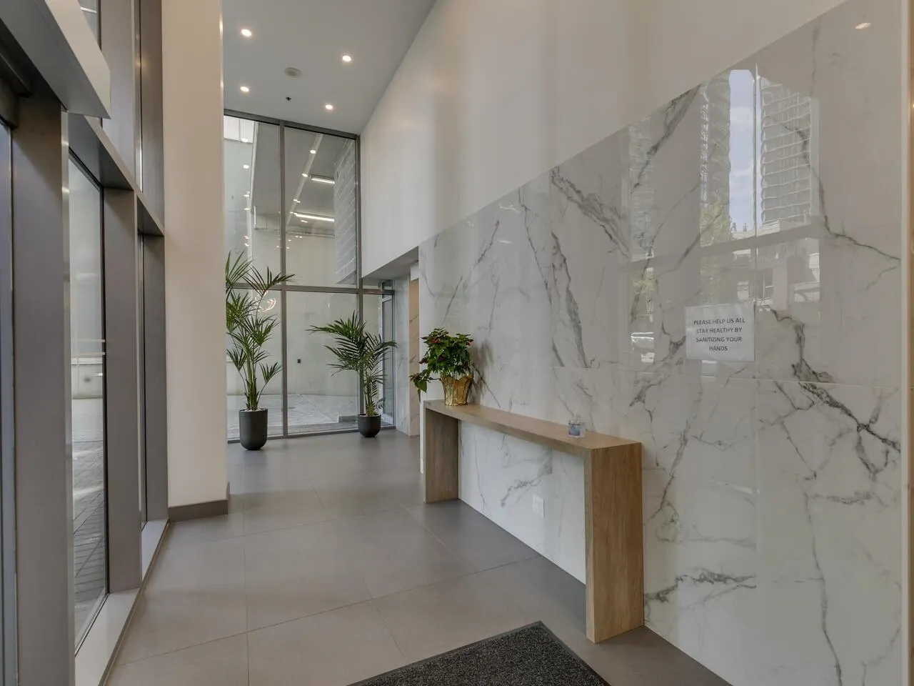 601 1228 W Hastings Street