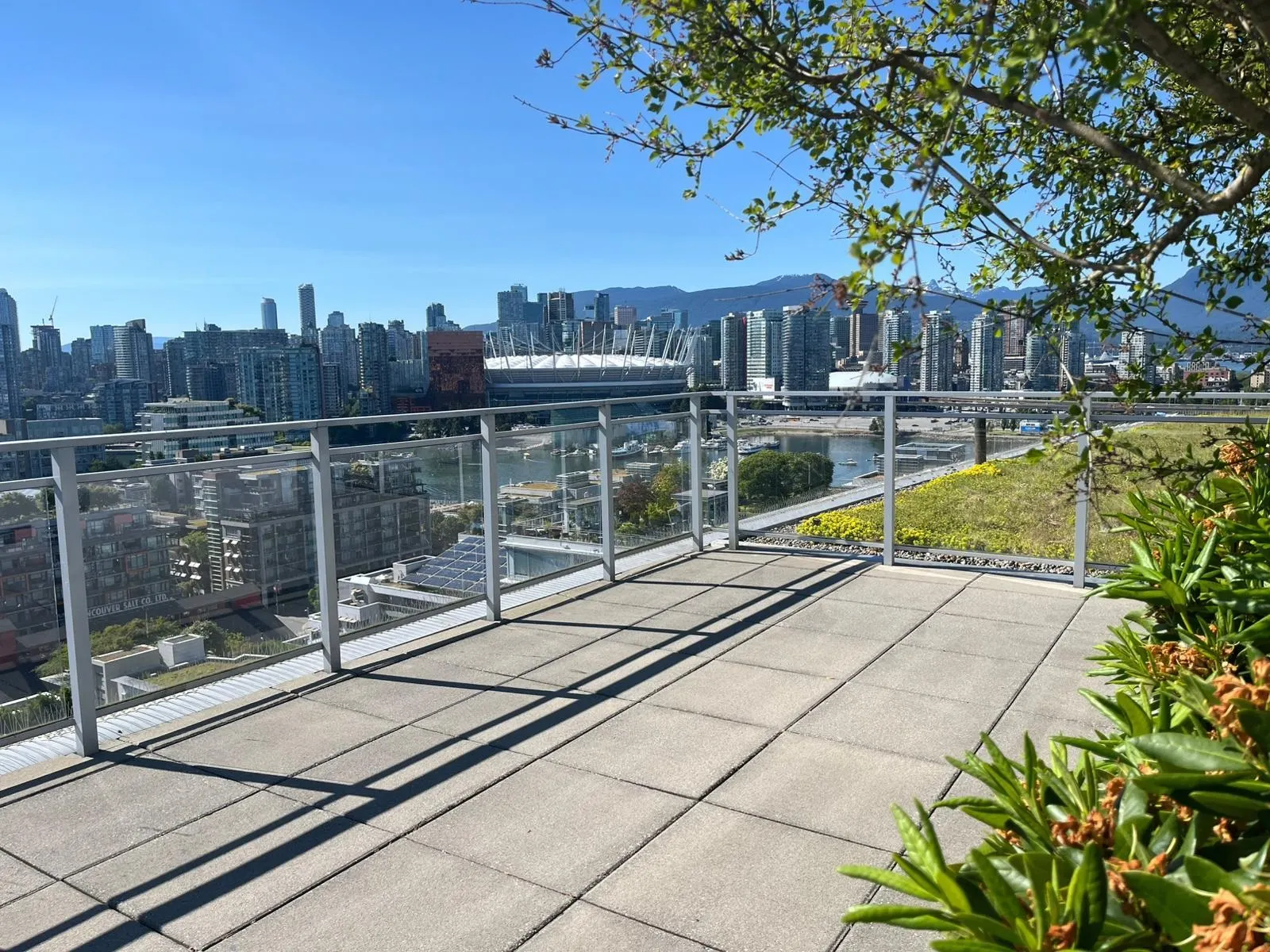 1802 1708 Ontario Street