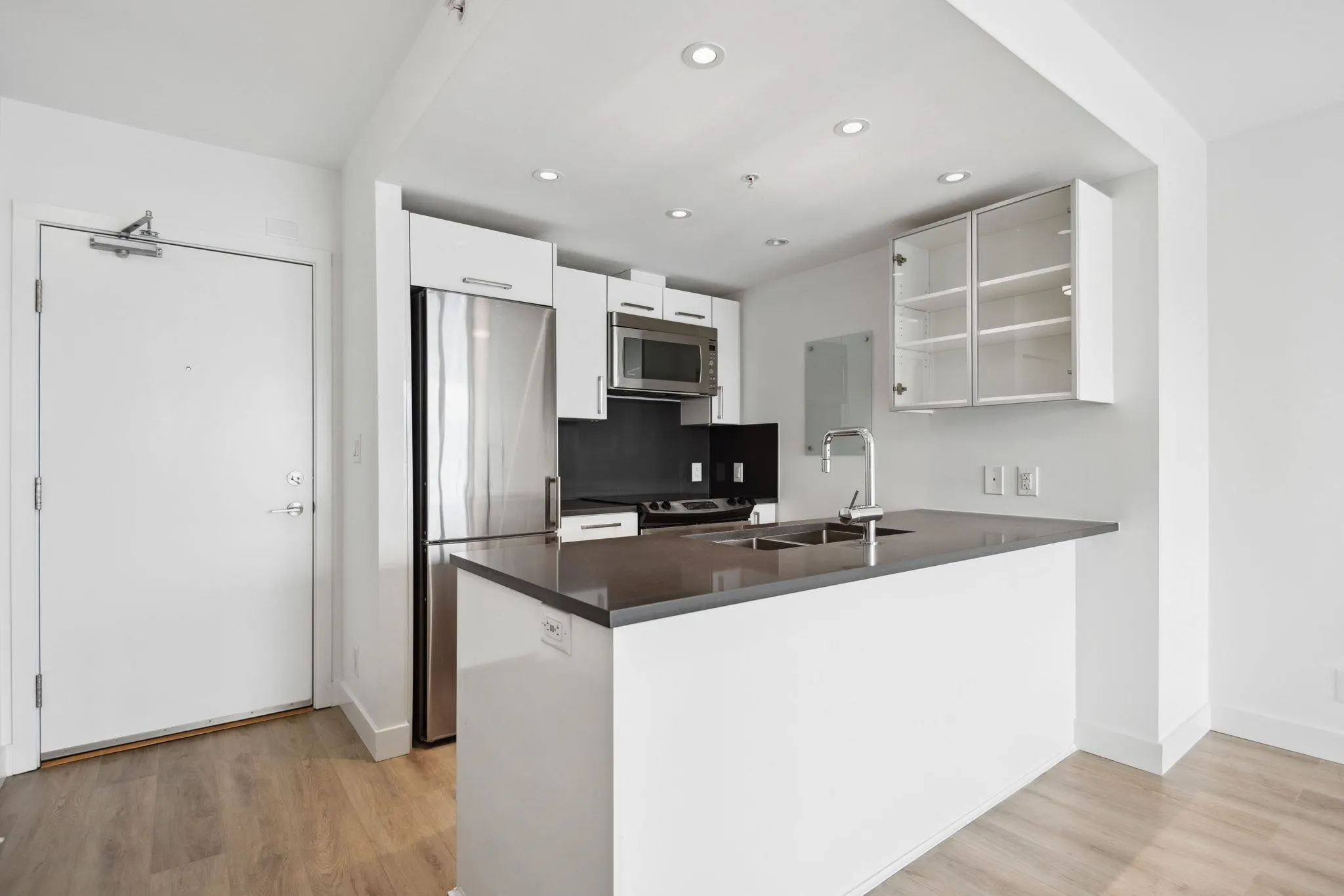553 955 E Hastings Street
