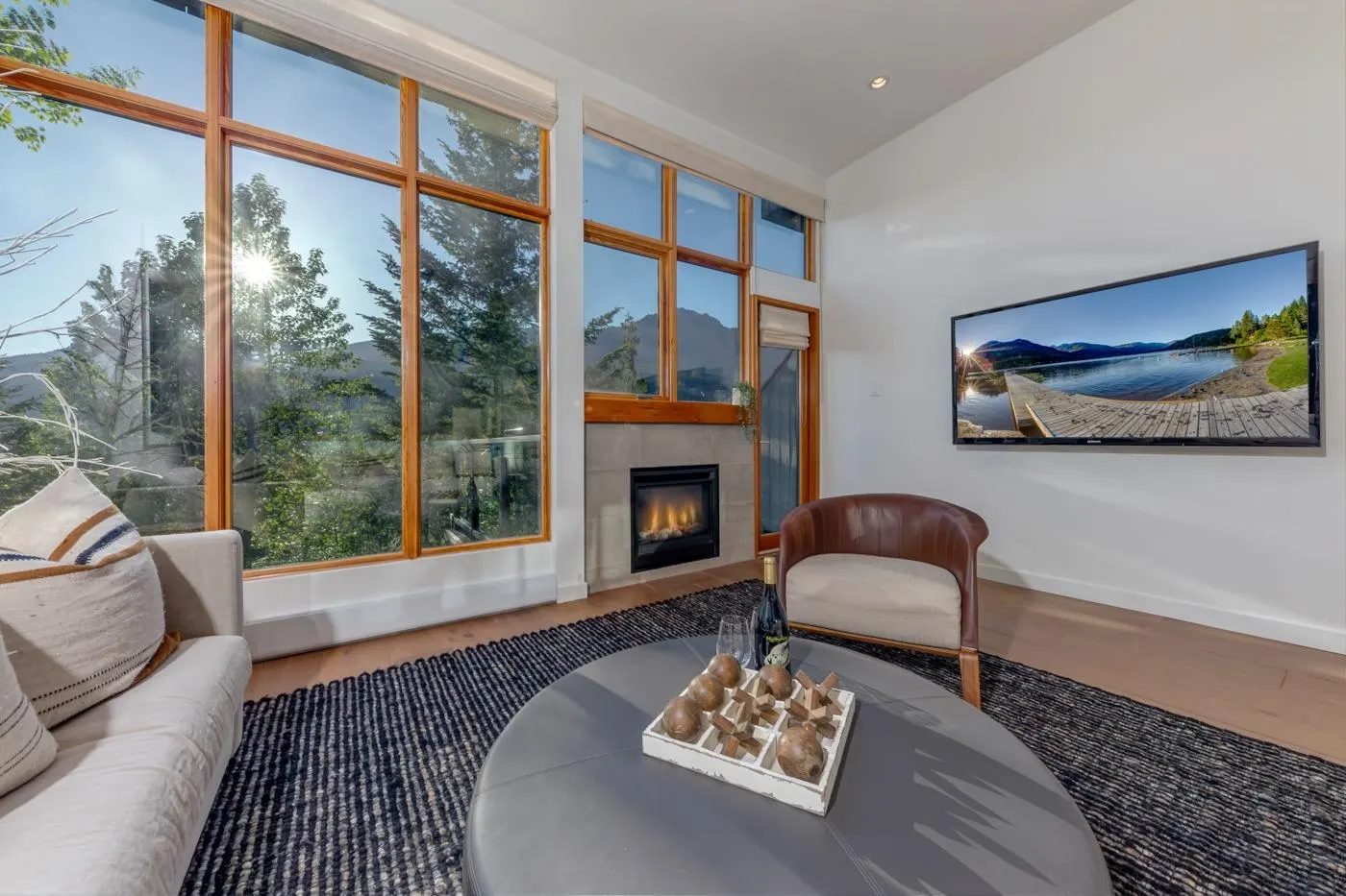 15 2221 Gondola Way