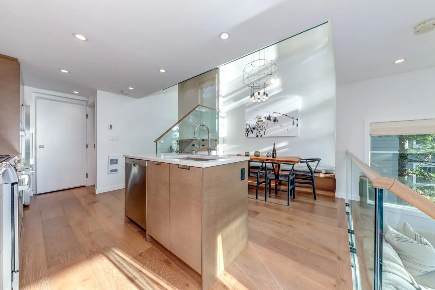 15 2221 Gondola Way