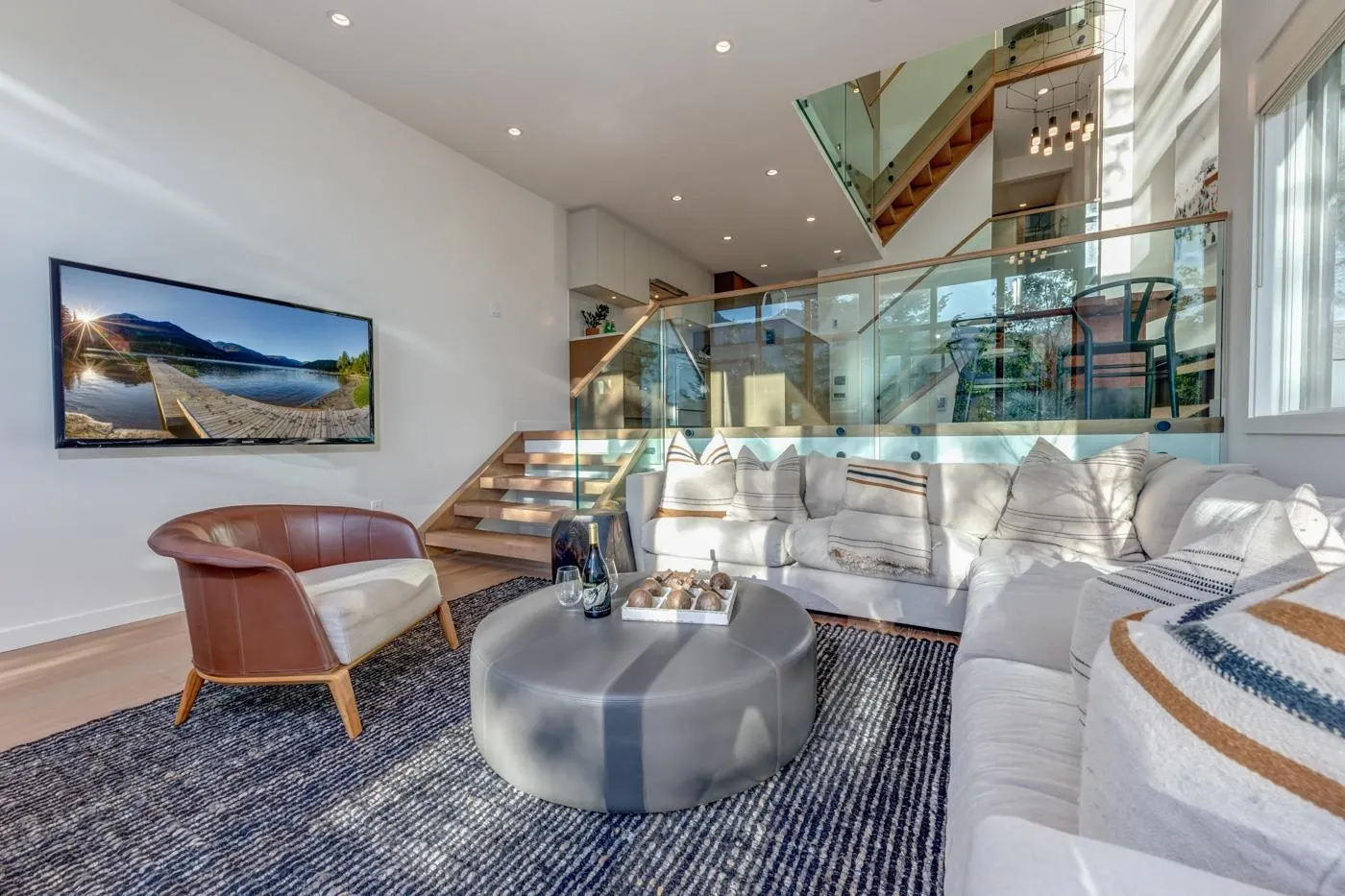 15 2221 Gondola Way