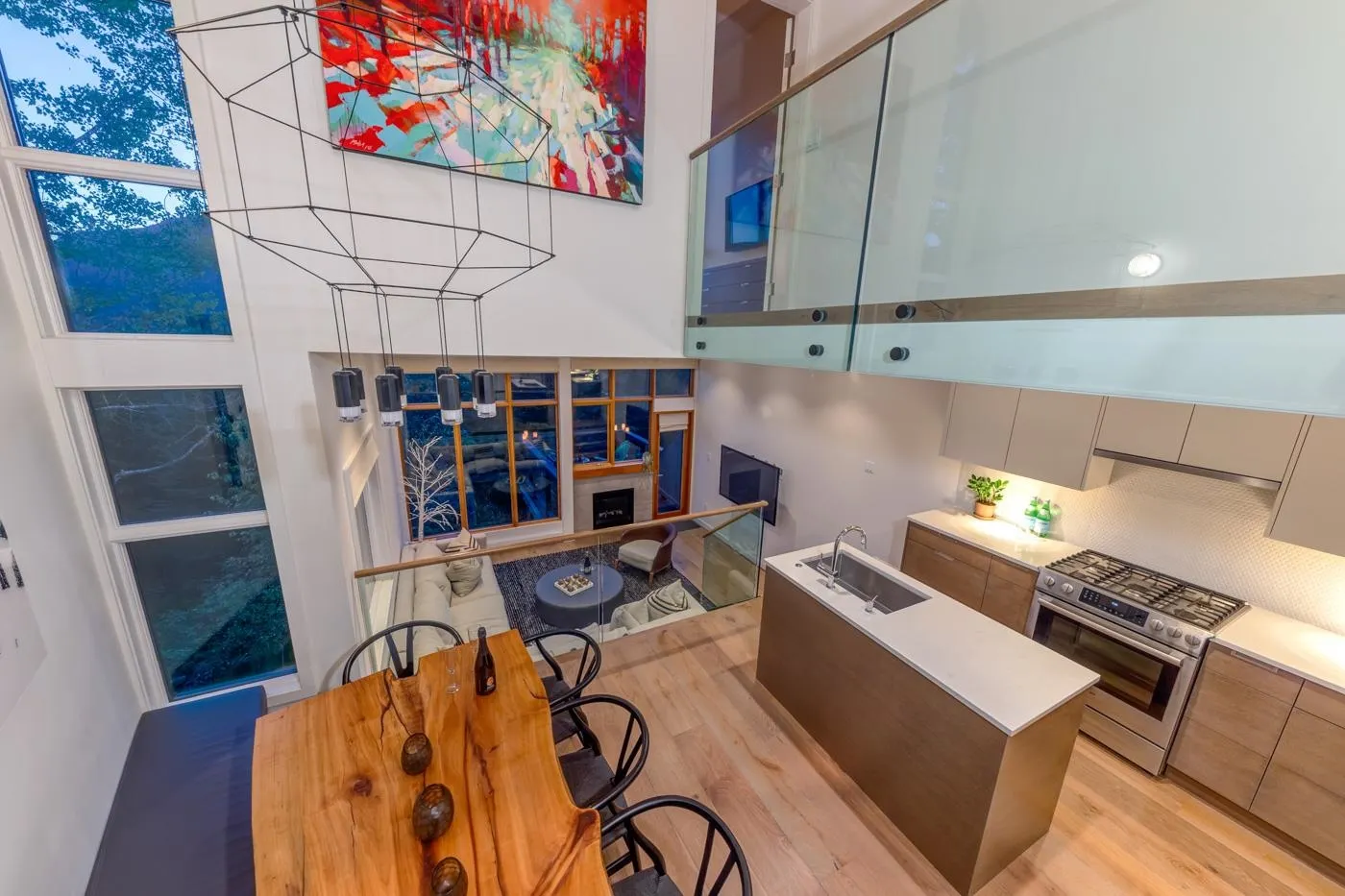 15 2221 Gondola Way