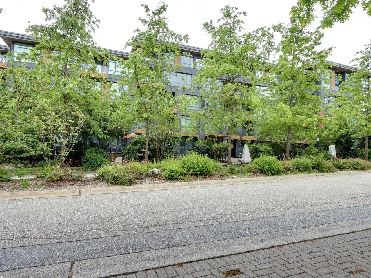 106 9150 University High Street