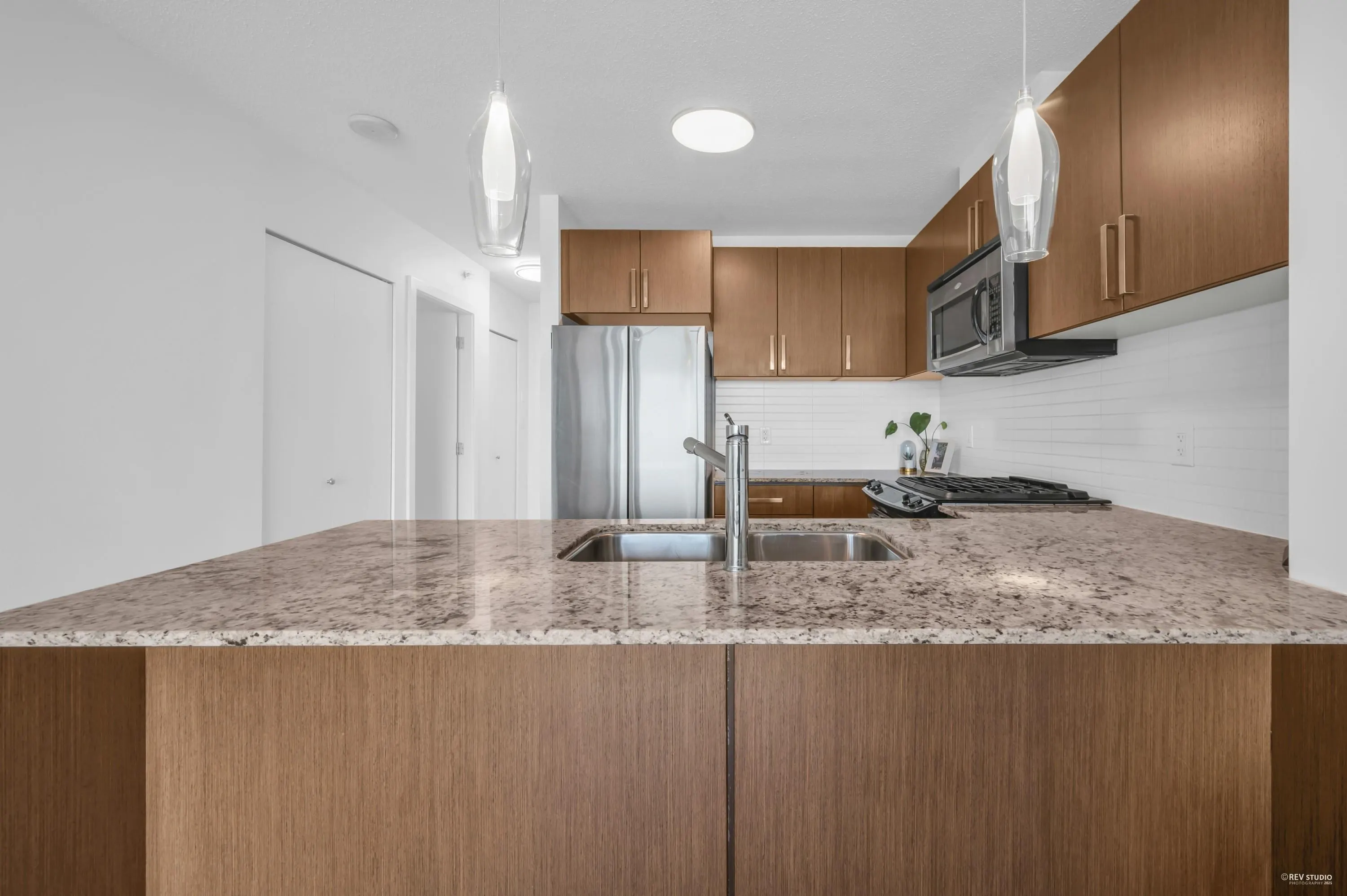 1803 9868 Cameron Street