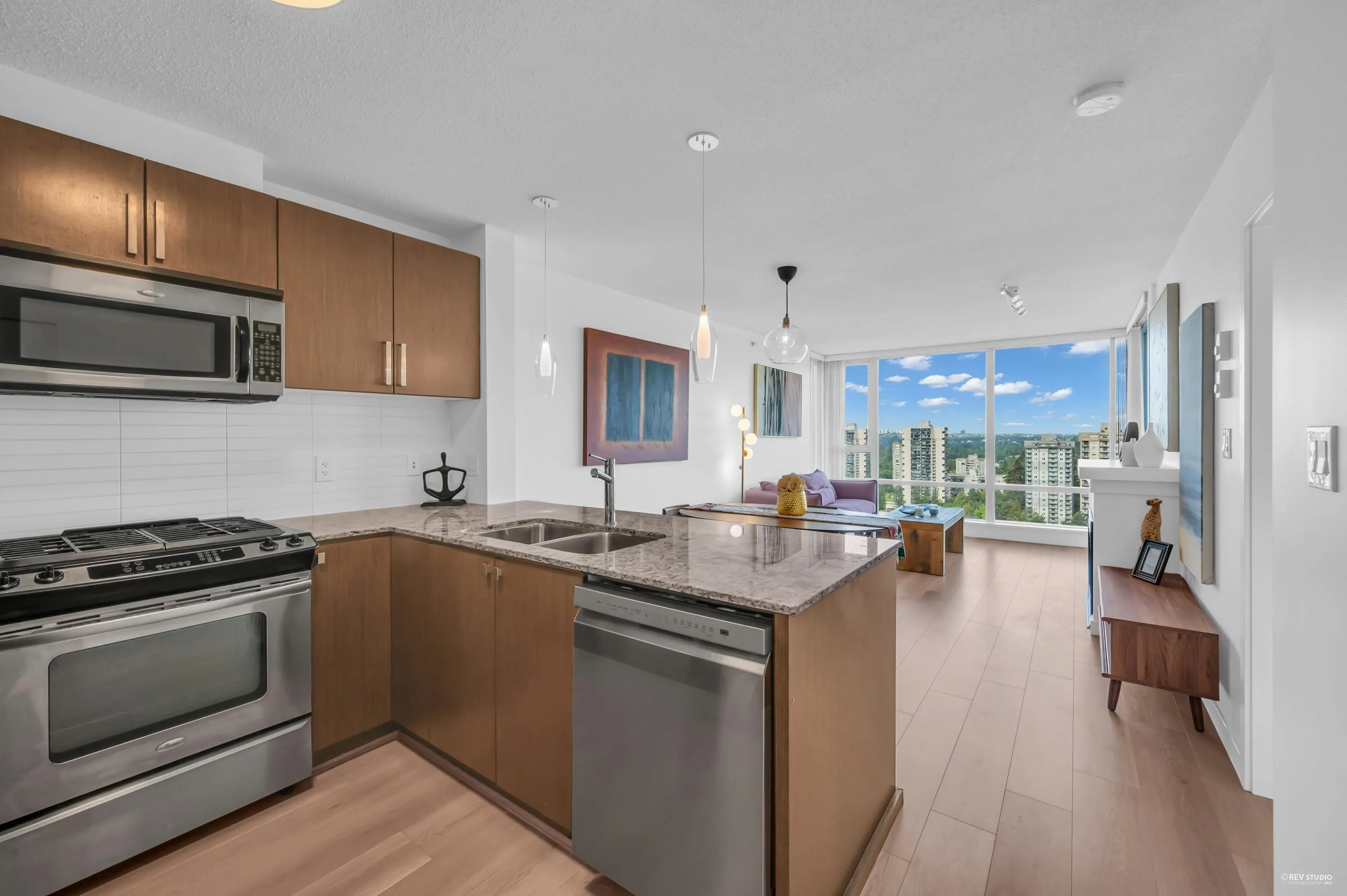 1803 9868 Cameron Street