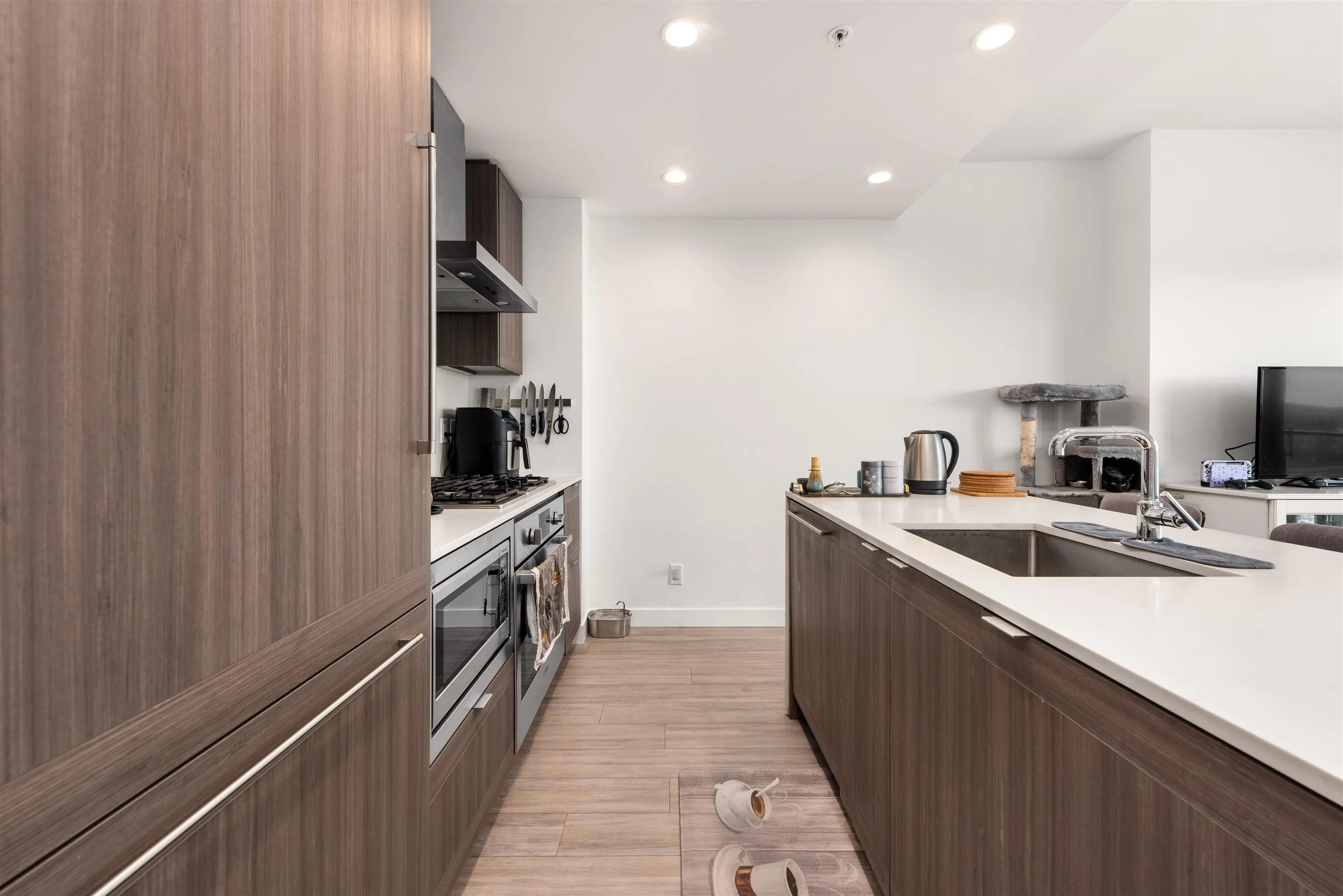 2104 2311 Beta Avenue