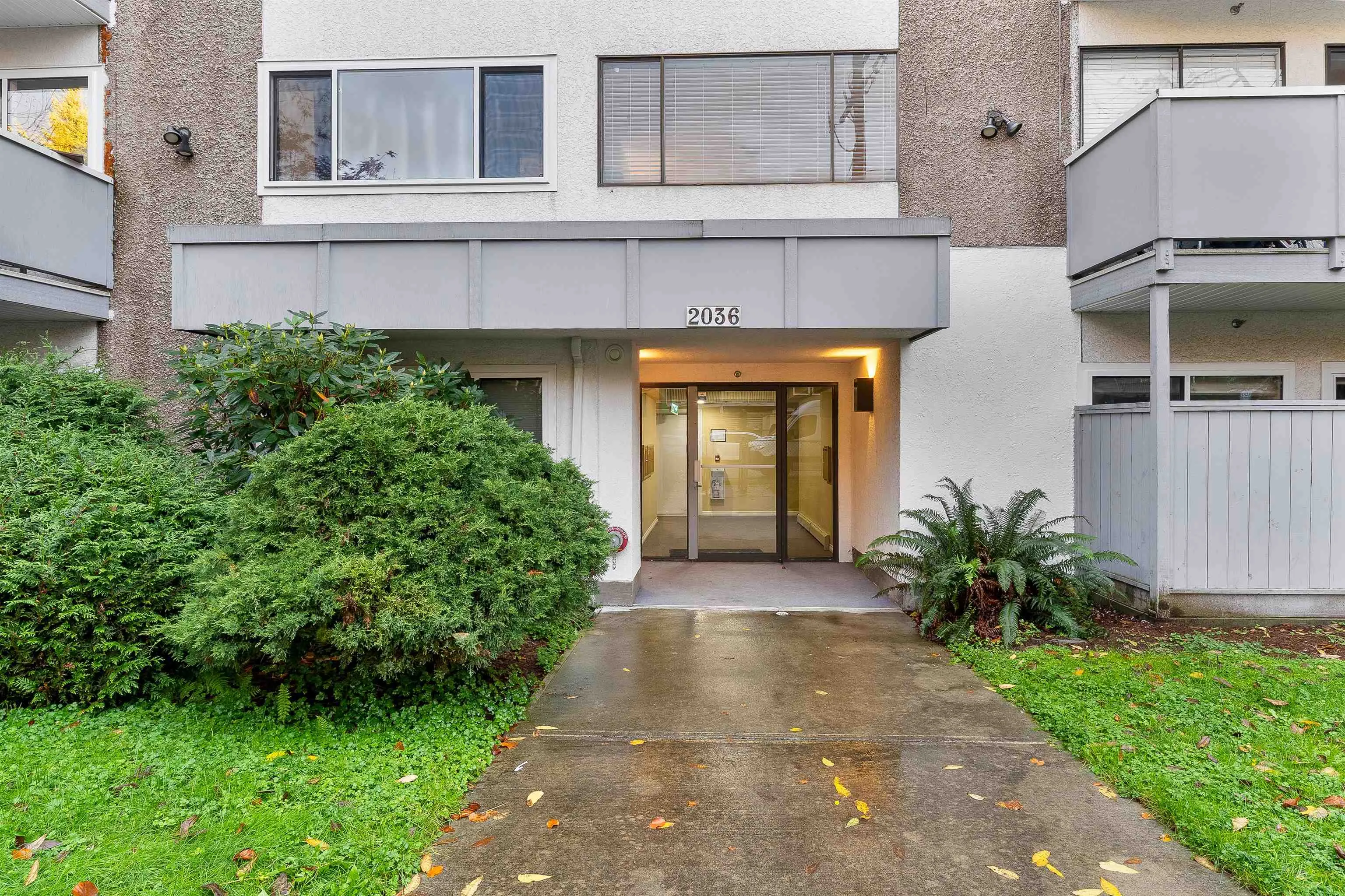 101 2036 Coquitlam Avenue