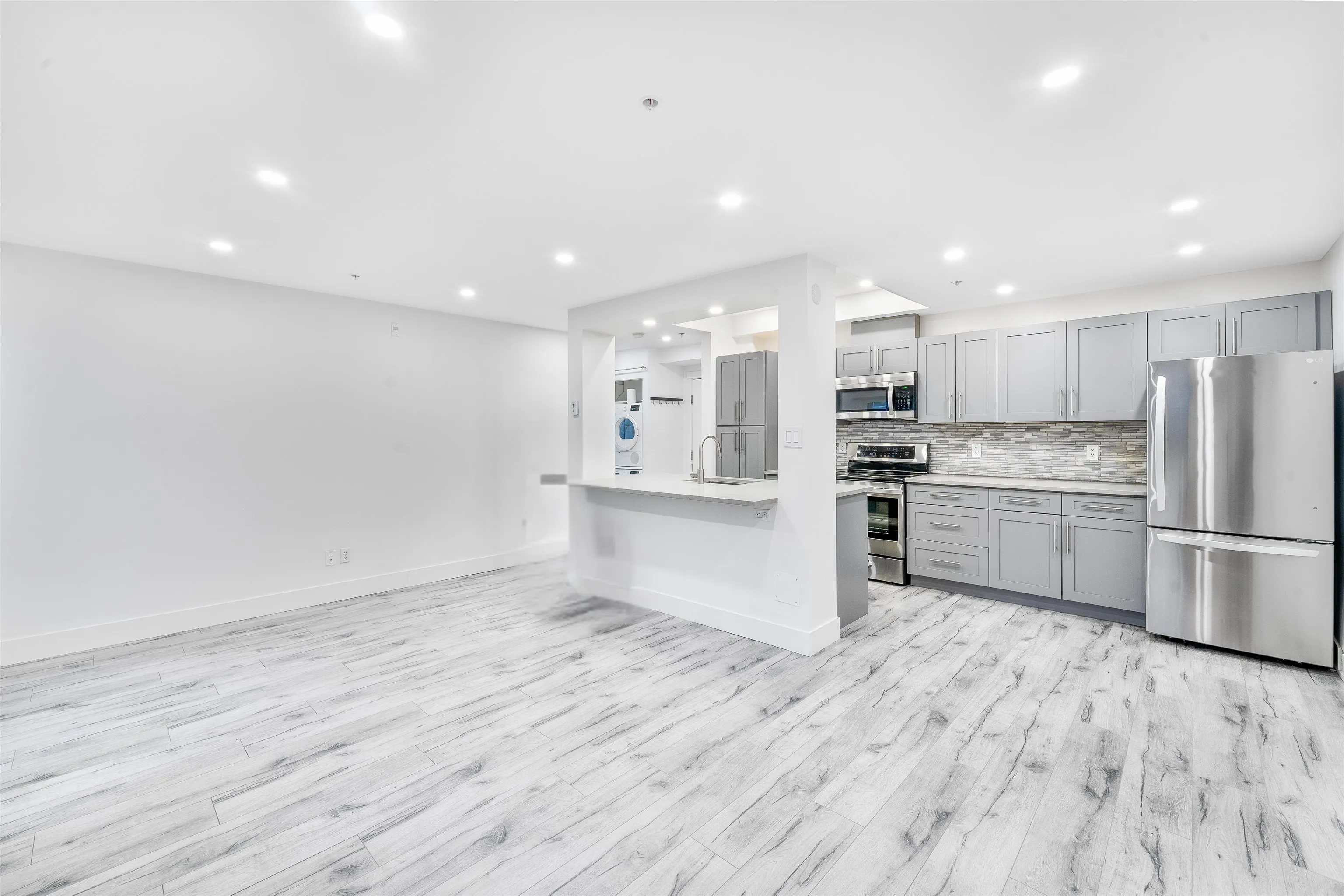 101 2036 Coquitlam Avenue
