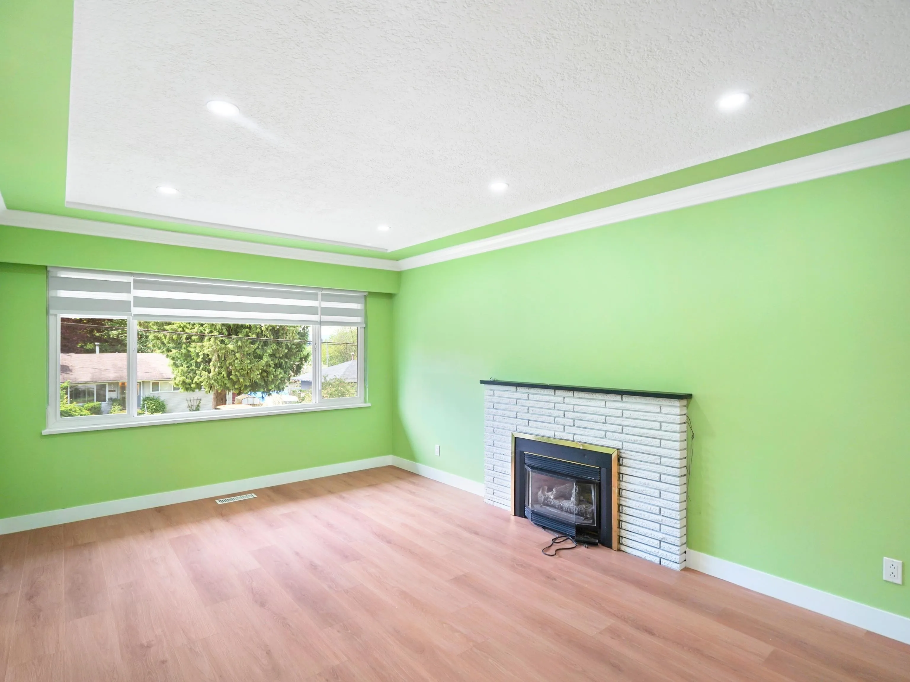 14935 Kew Drive